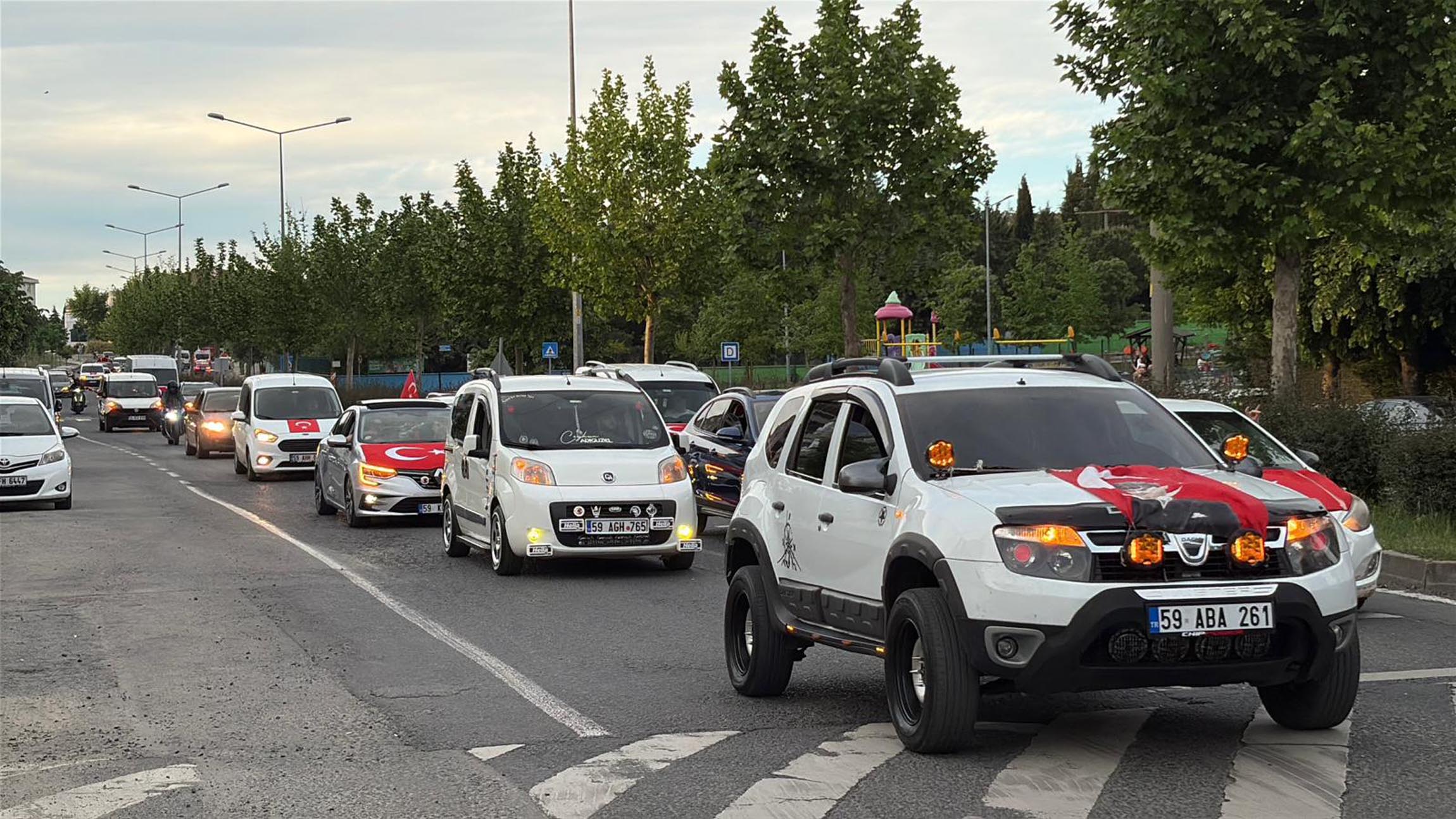 Şehit polisler için konvoy