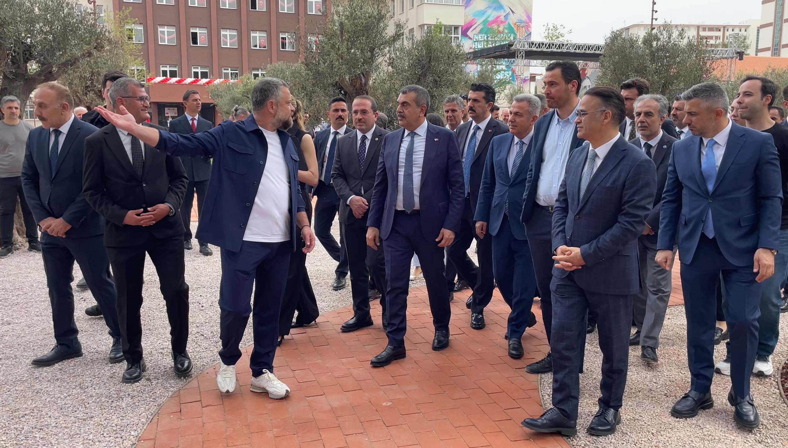 Bakan Yusuf Tekin ve protokol