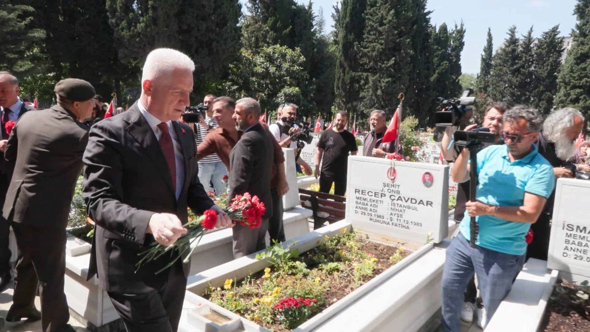 Şehit annesi Emine Koç konuşuyor