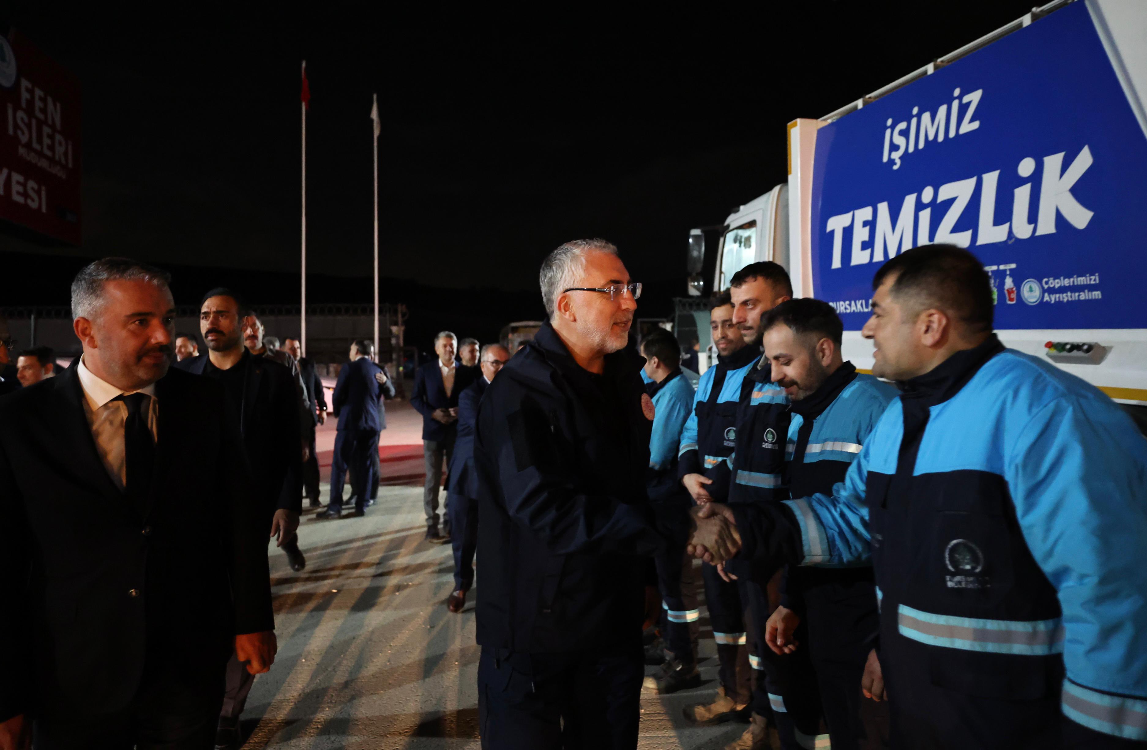 Bakan Işıkhan basın mensuplarıyla