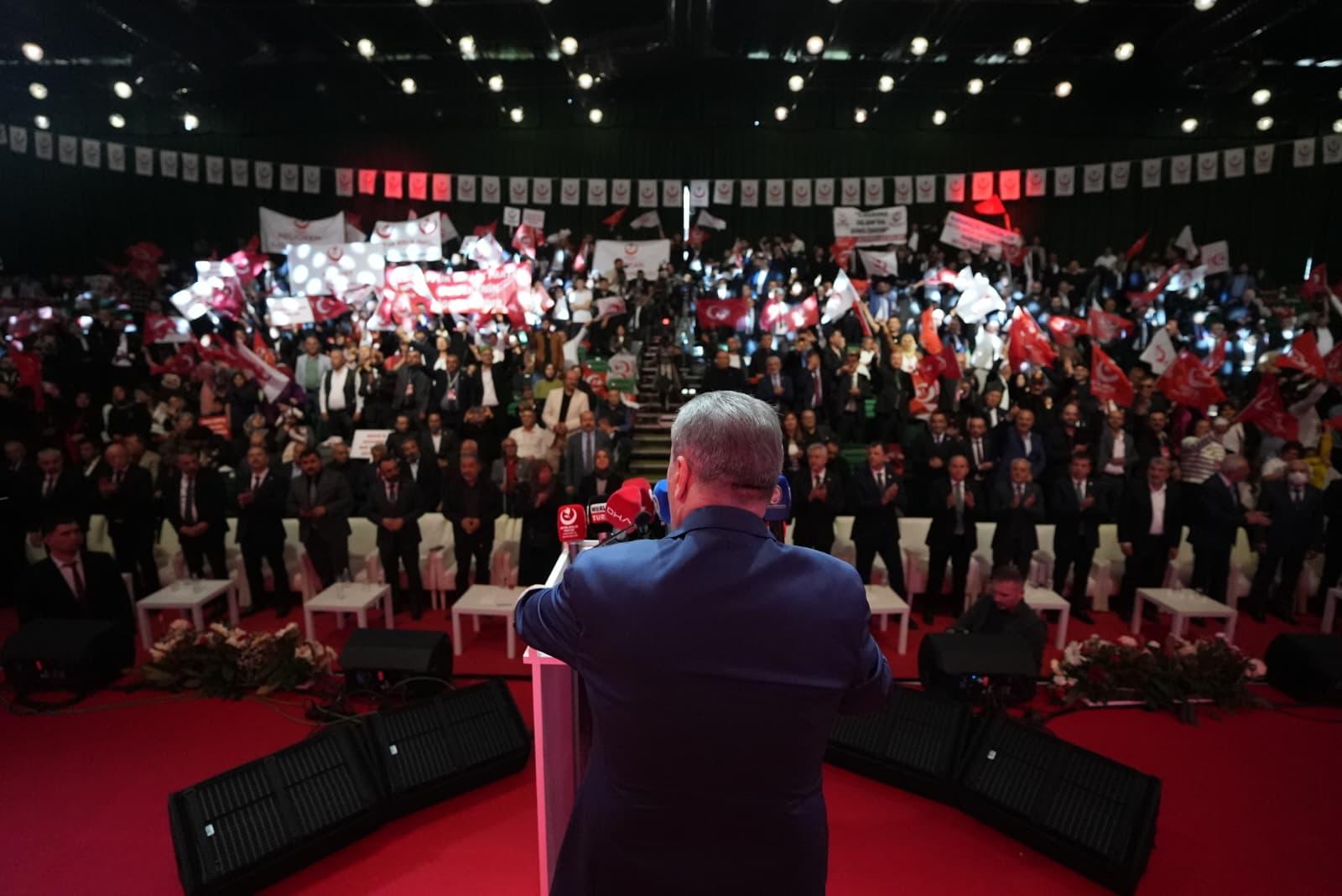 BBP Genel Başkanı Mustafa Destici partililere hitap ediyor