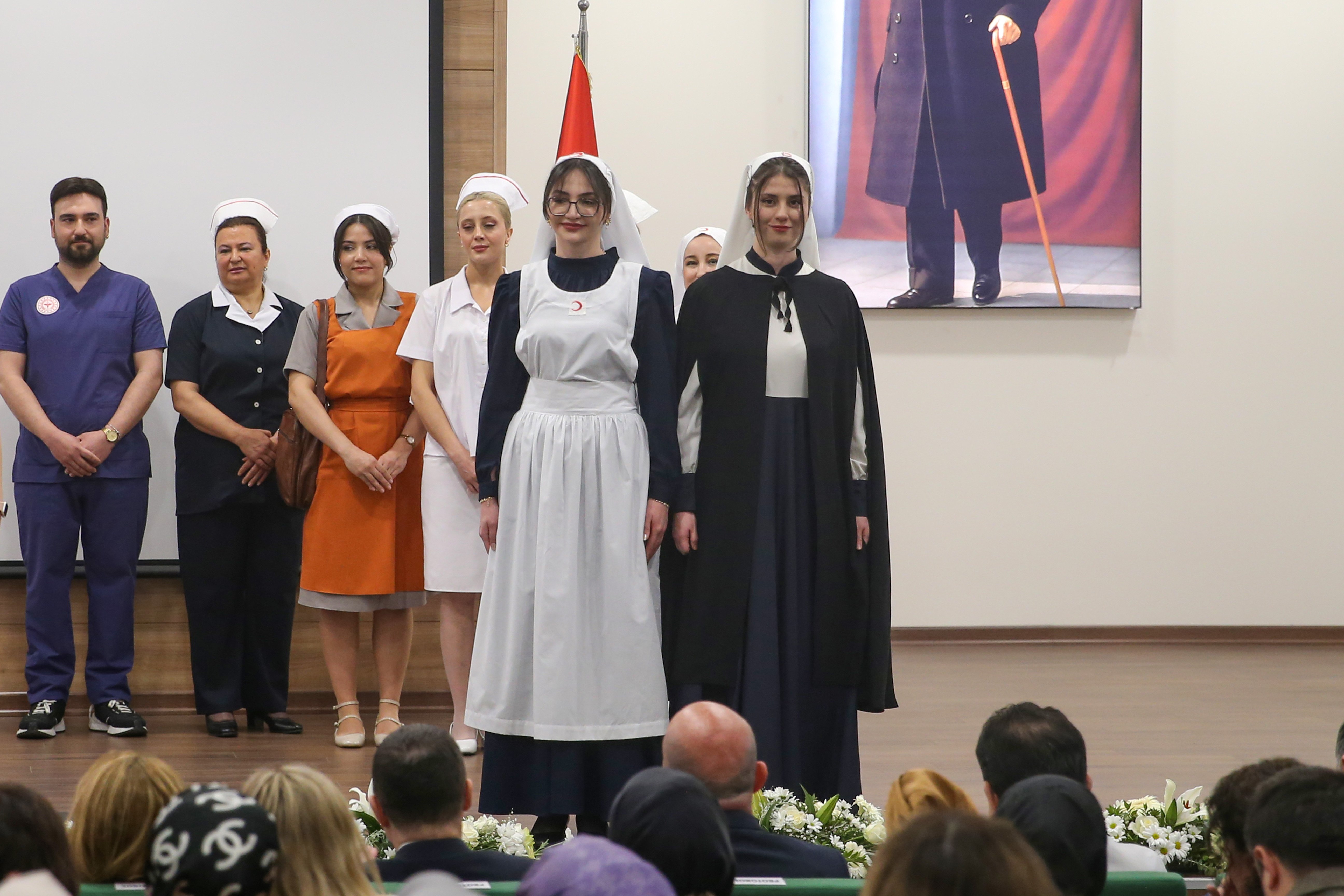 Kamu Hastaneleri Genel Müdür Yardımcısı Asibe Özkan konuşuyor