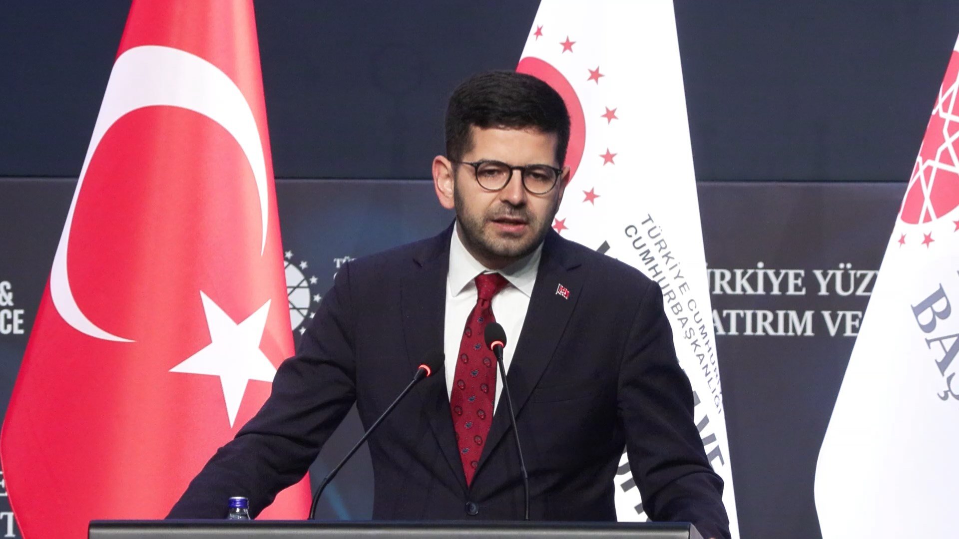 Programa katılan davetliler ve İletişim Başkanı Duran