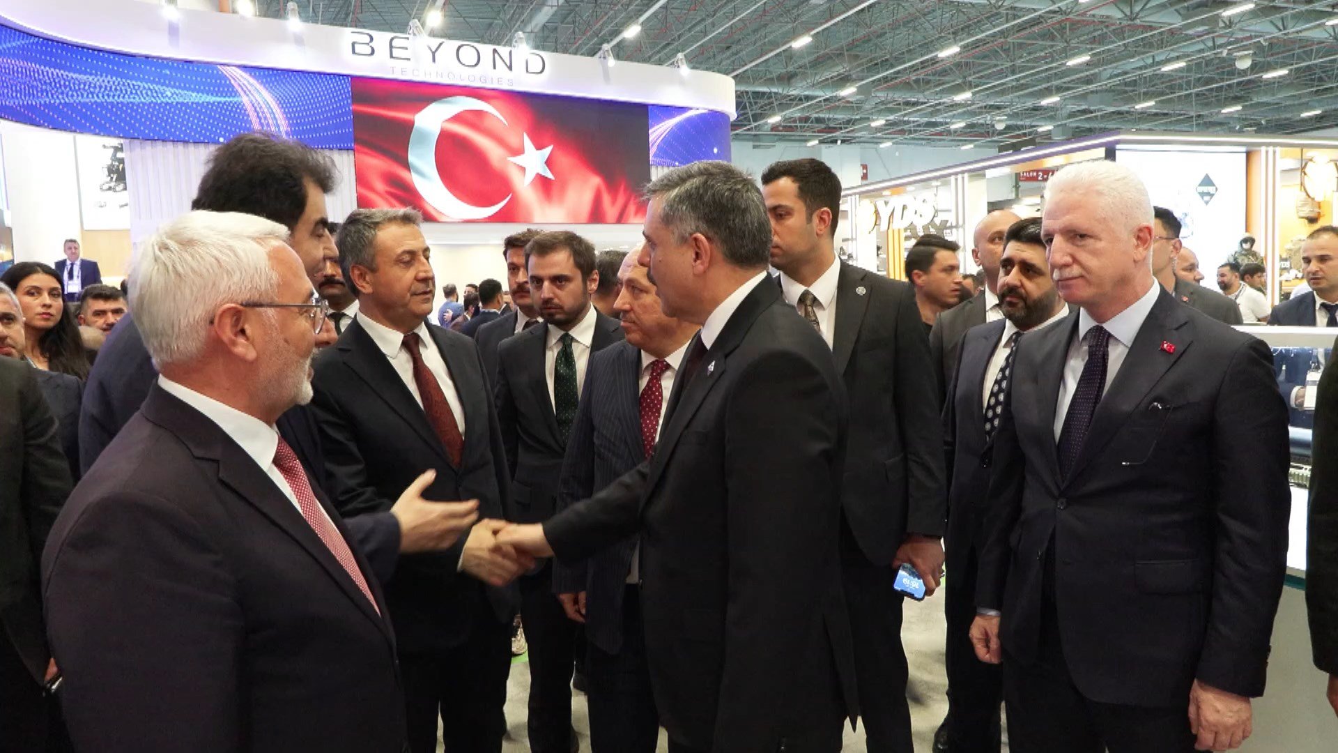 İçişleri Bakanı Çiftçi MKE standında