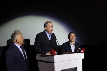 Necip Fazıl Kısakürek Bir Adam Yaratmak filmi Kayseri gala
