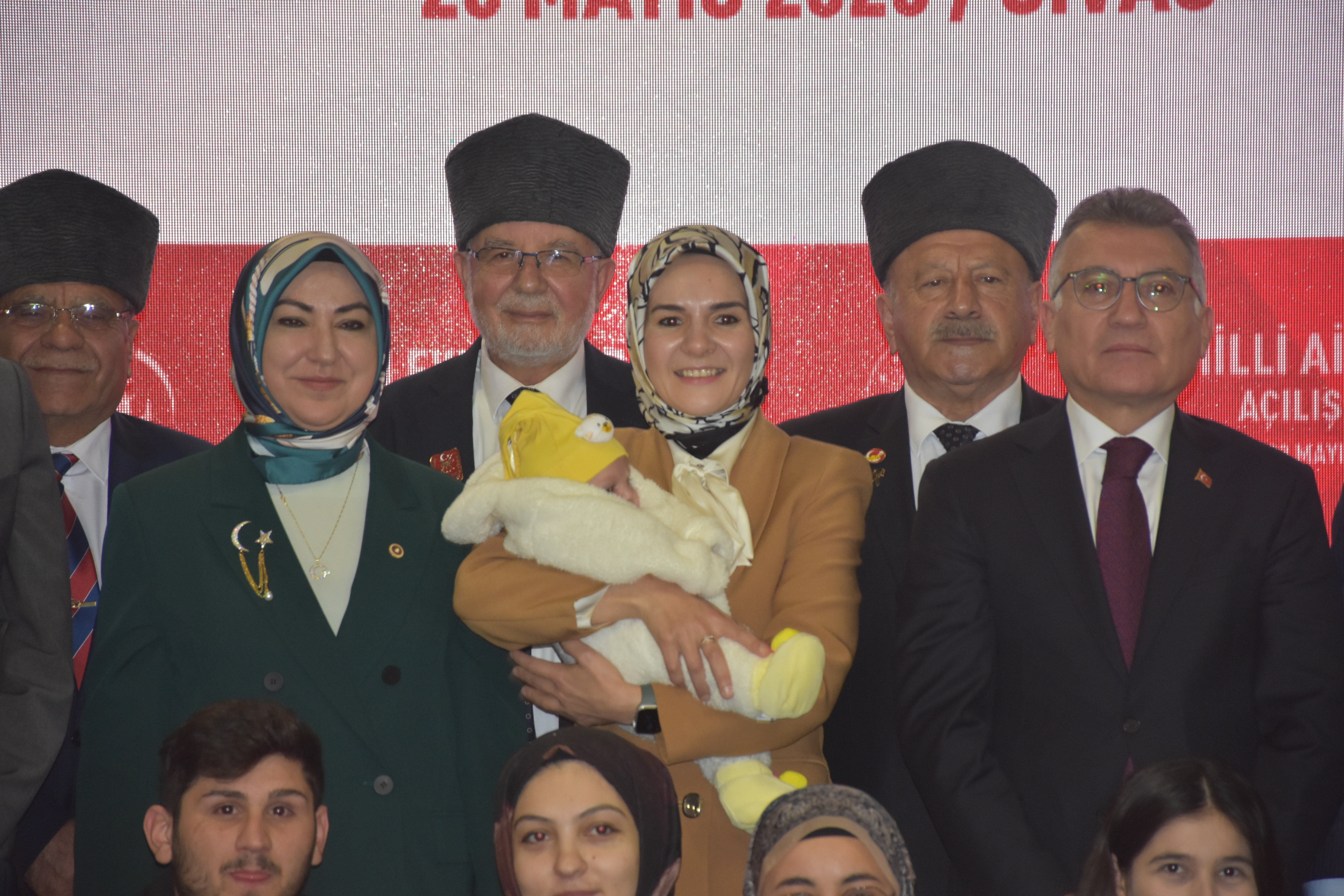 Bakan Göktaş, Sivas programında özel gereksinimli bireylerle buluştu
