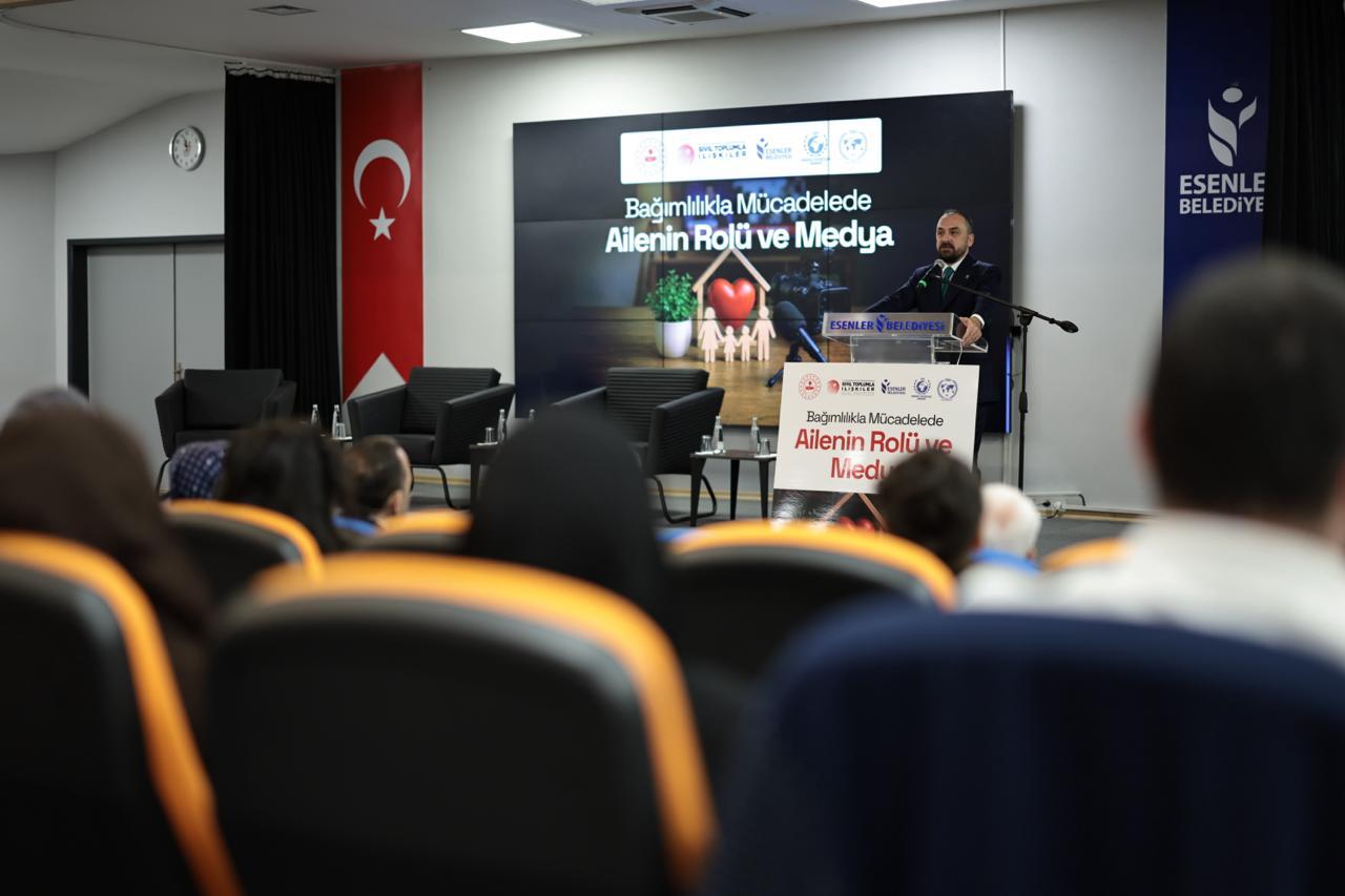 Faruk Acar Bağımlılıkla Mücadelede Medyanın Rolü paneli