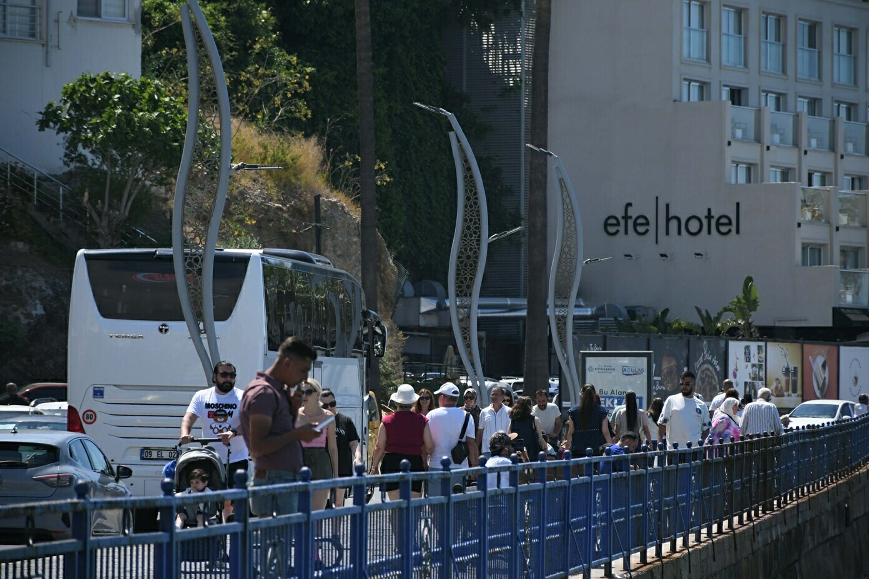 Kuşadası otelleri bayramda tam doldu