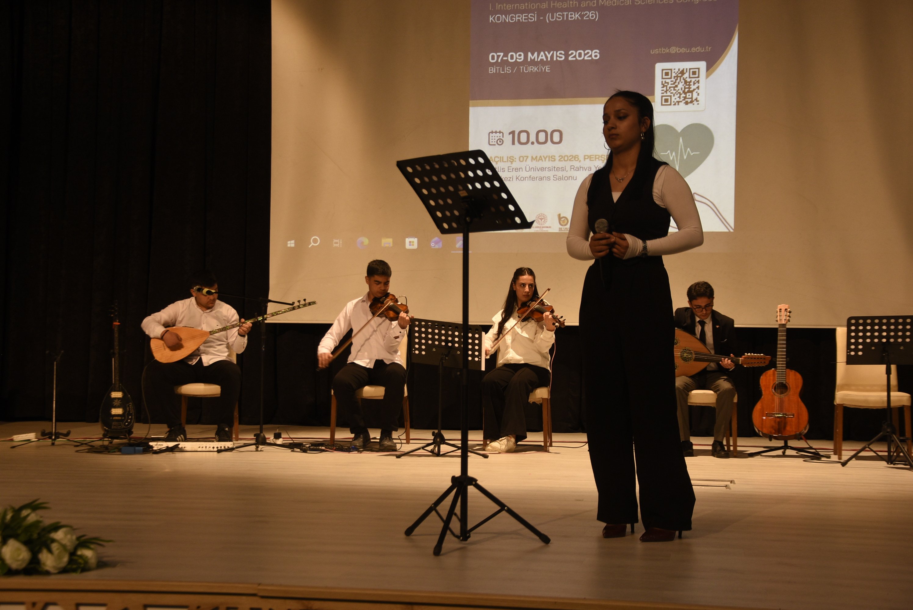Bitlis Eren Üniversitesi kongre salonu