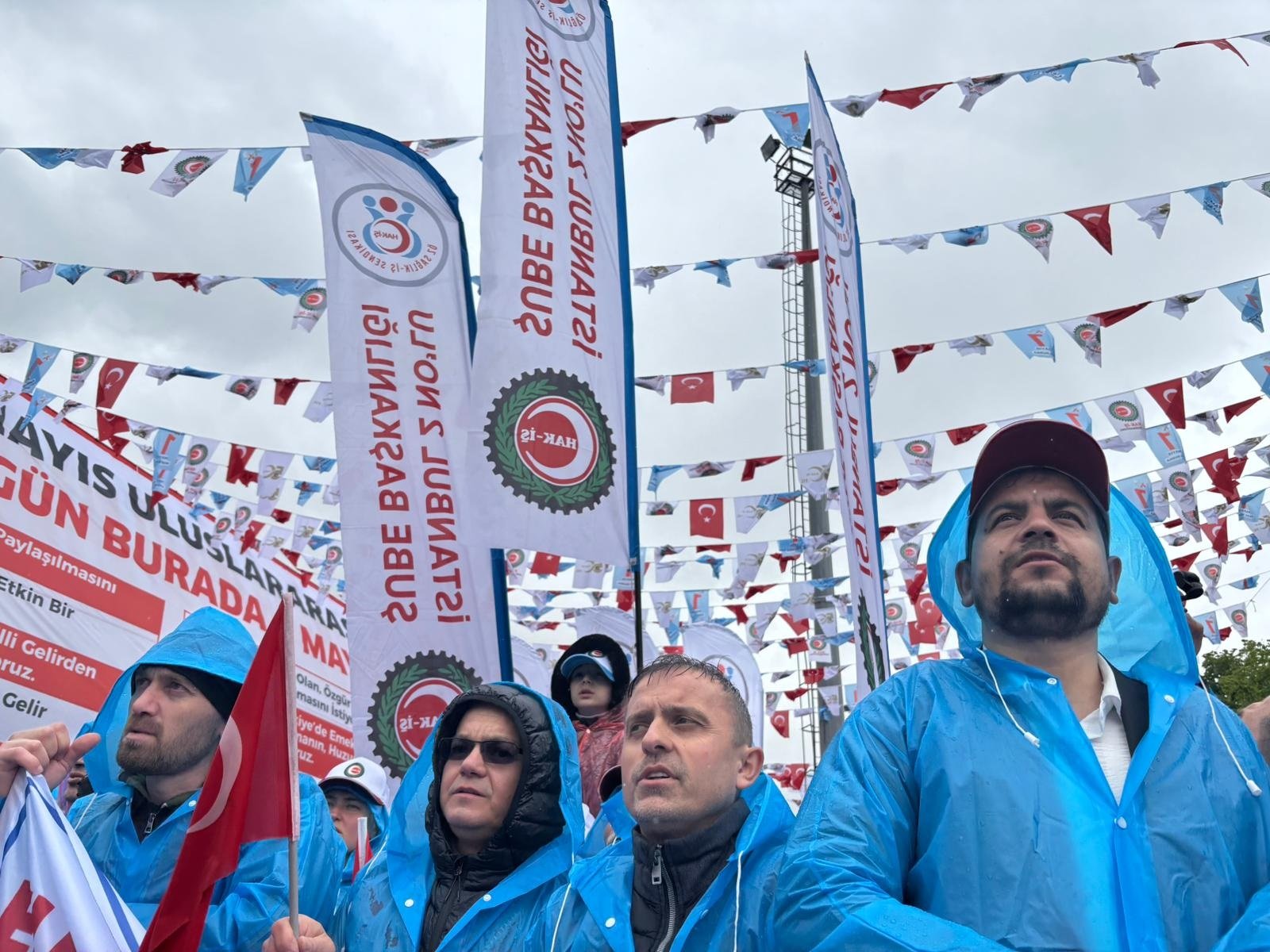 HAK-İŞ Genel Başkanı Mahmut Arslan Bursa 1 Mayıs mitinginde konuşuyor