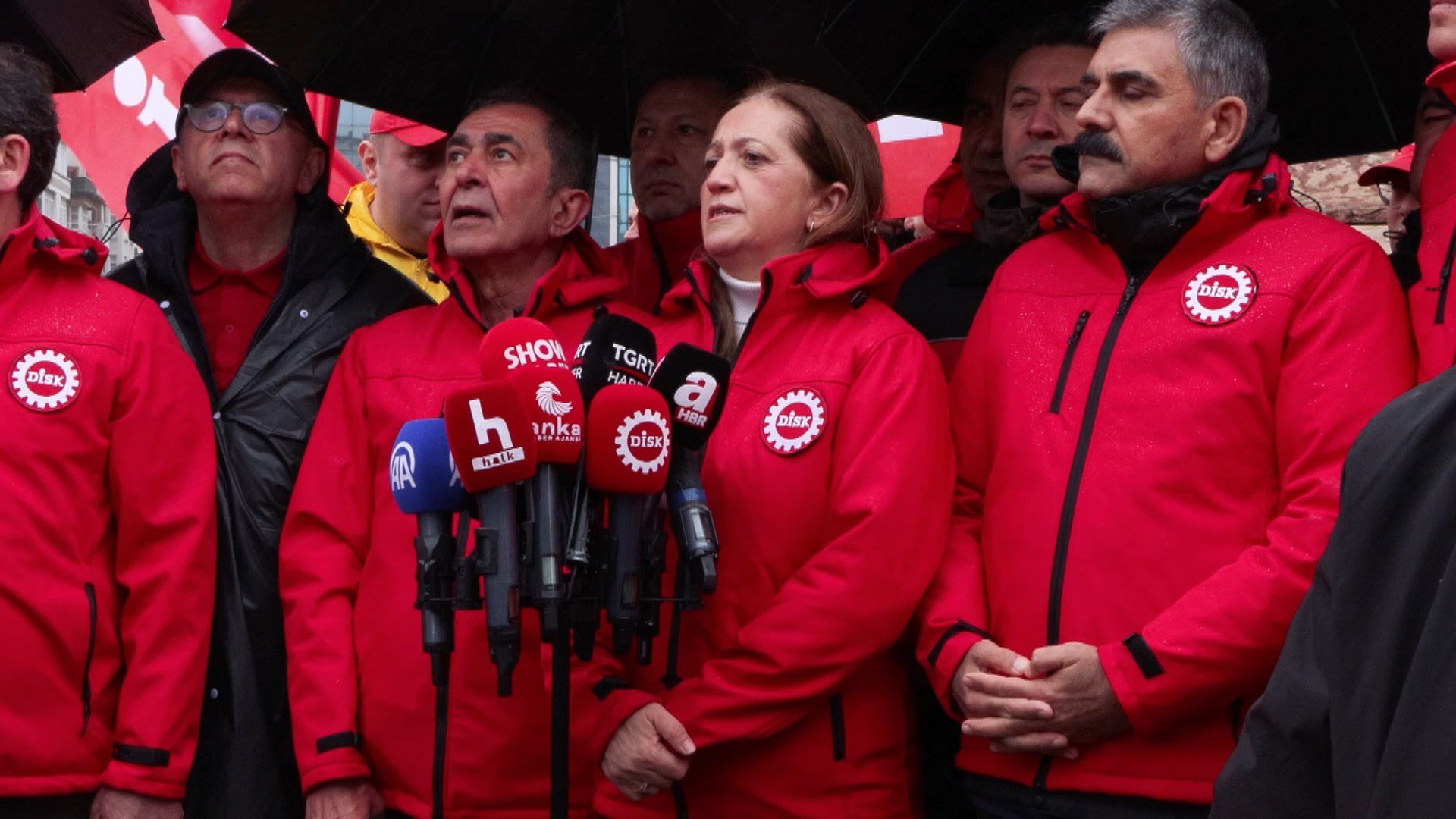 DİSK üyeleri Taksim Meydanı