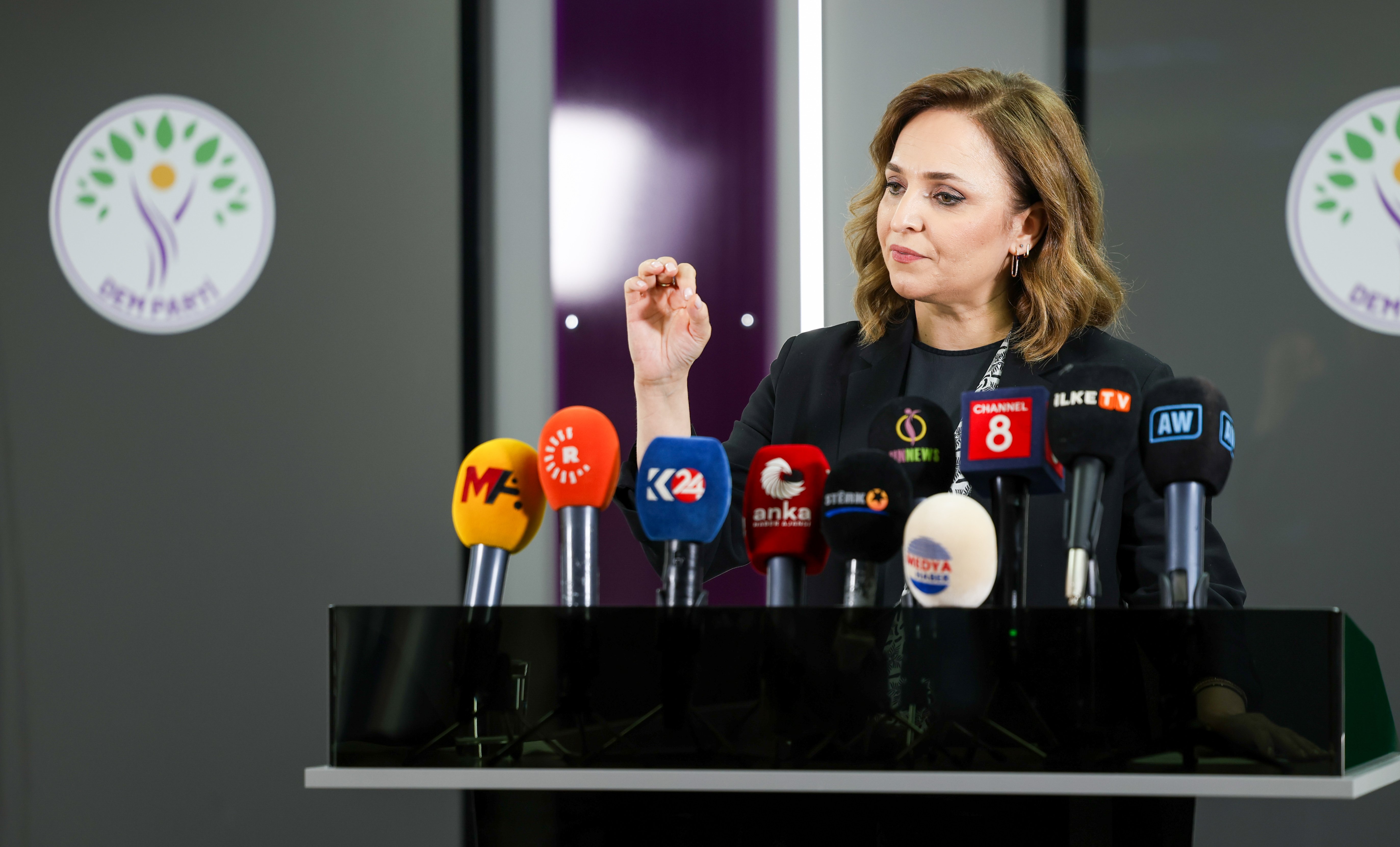 DEM Parti Sözcüsü Ayşegül Doğan basın toplantısı düzenliyor