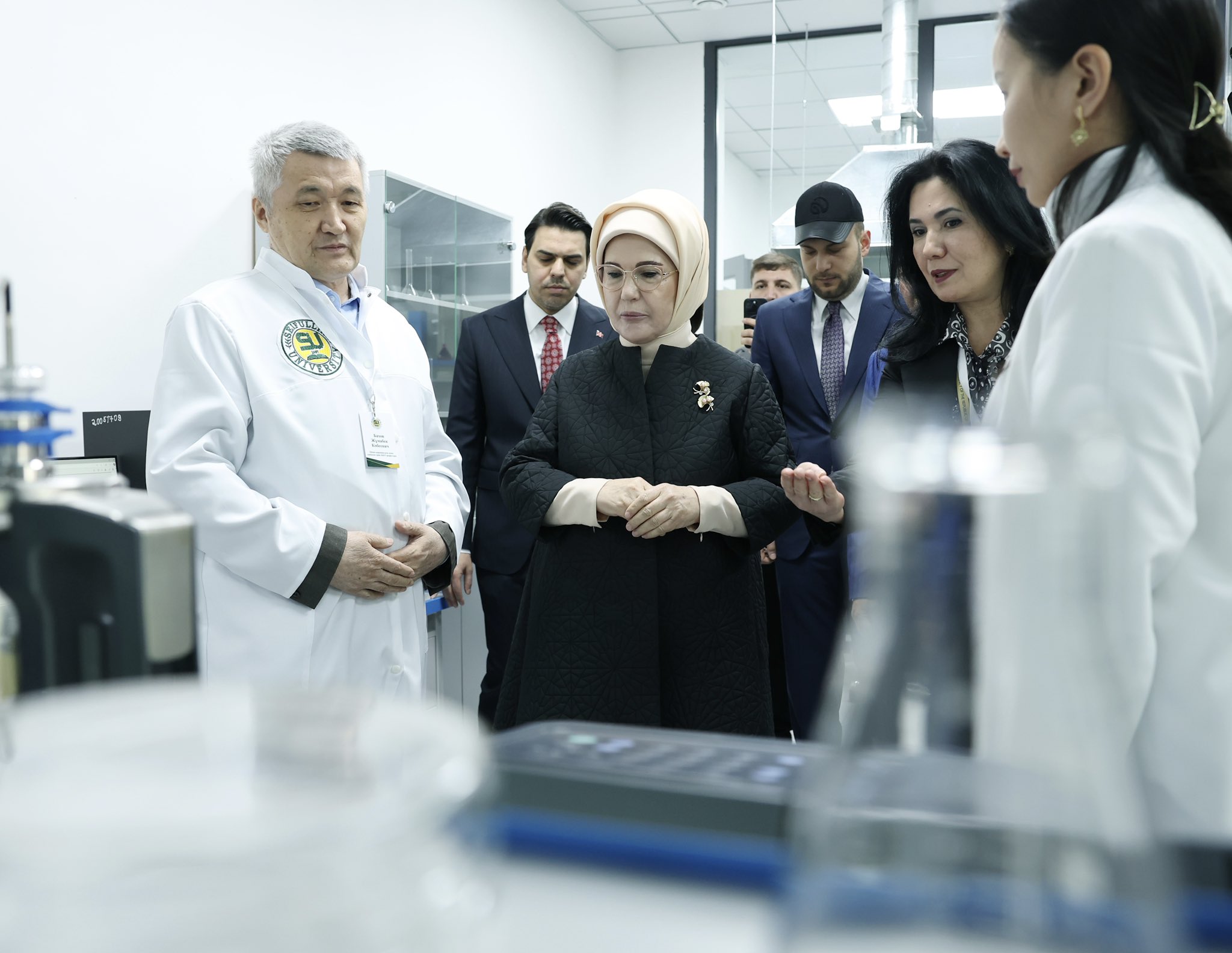 Emine Erdoğan Kazakistan Sıfır Atık Laboratuvarı açılışı