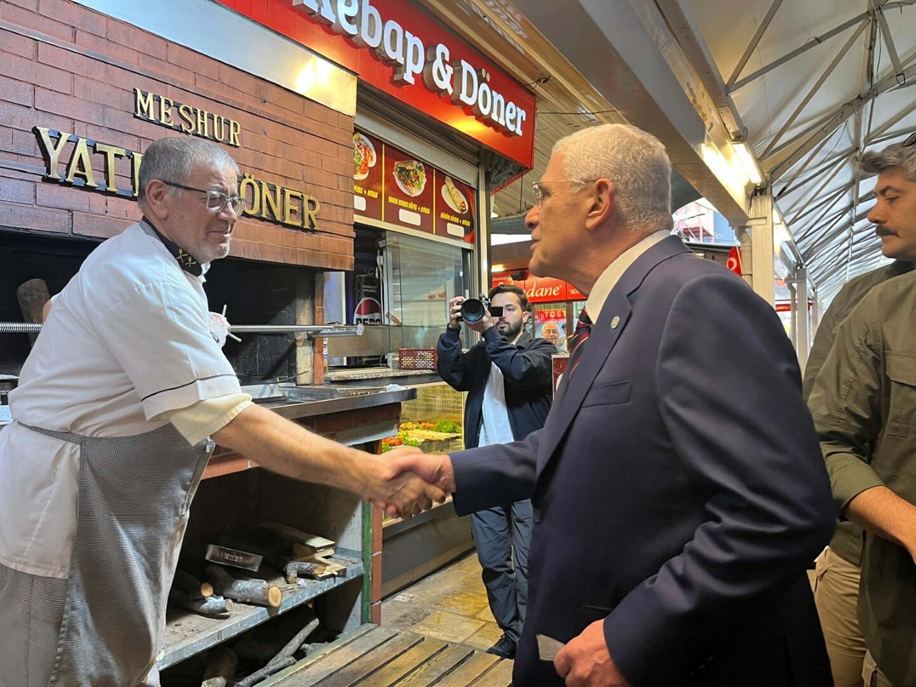 Müsavat Dervişoğlu Kemeraltı esnaf ziyareti