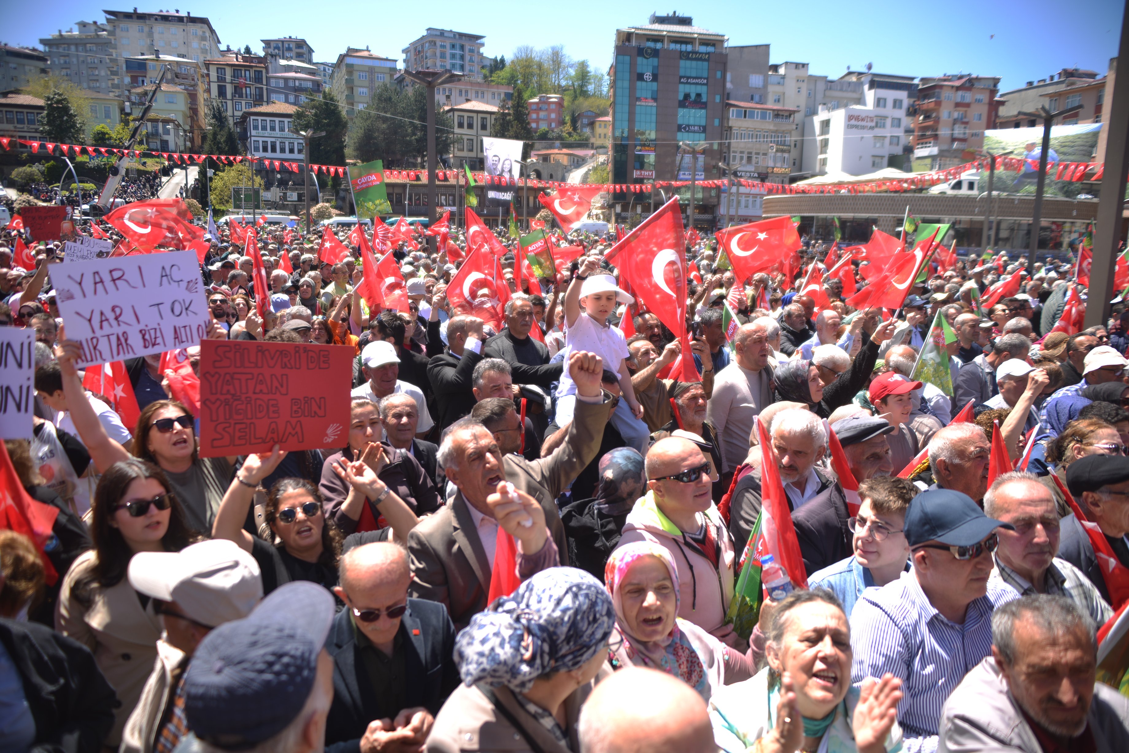 Özgür Özel Rize mitingi