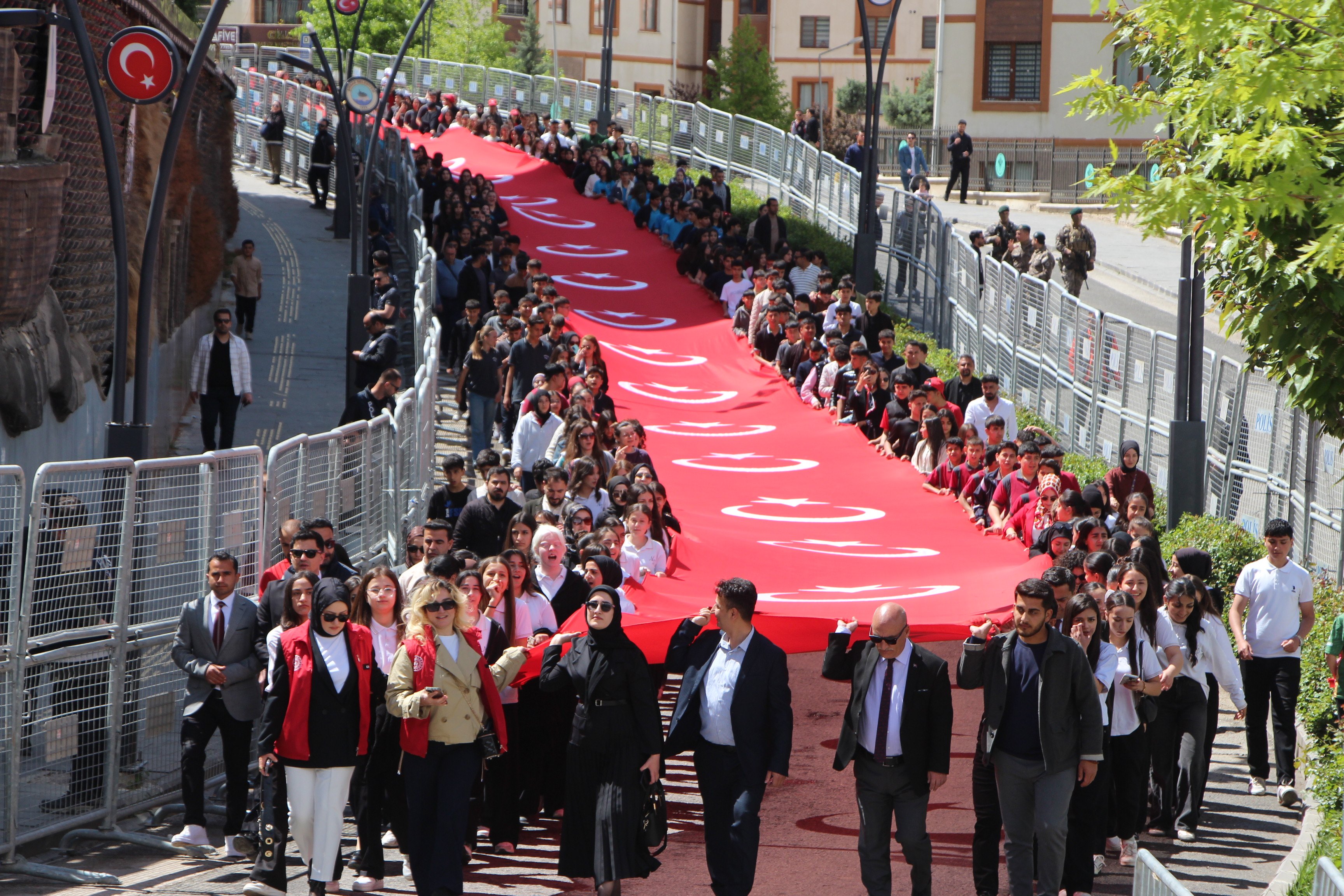 Şırnak 107 metrelik bayrak 19 Mayıs yürüyüşü