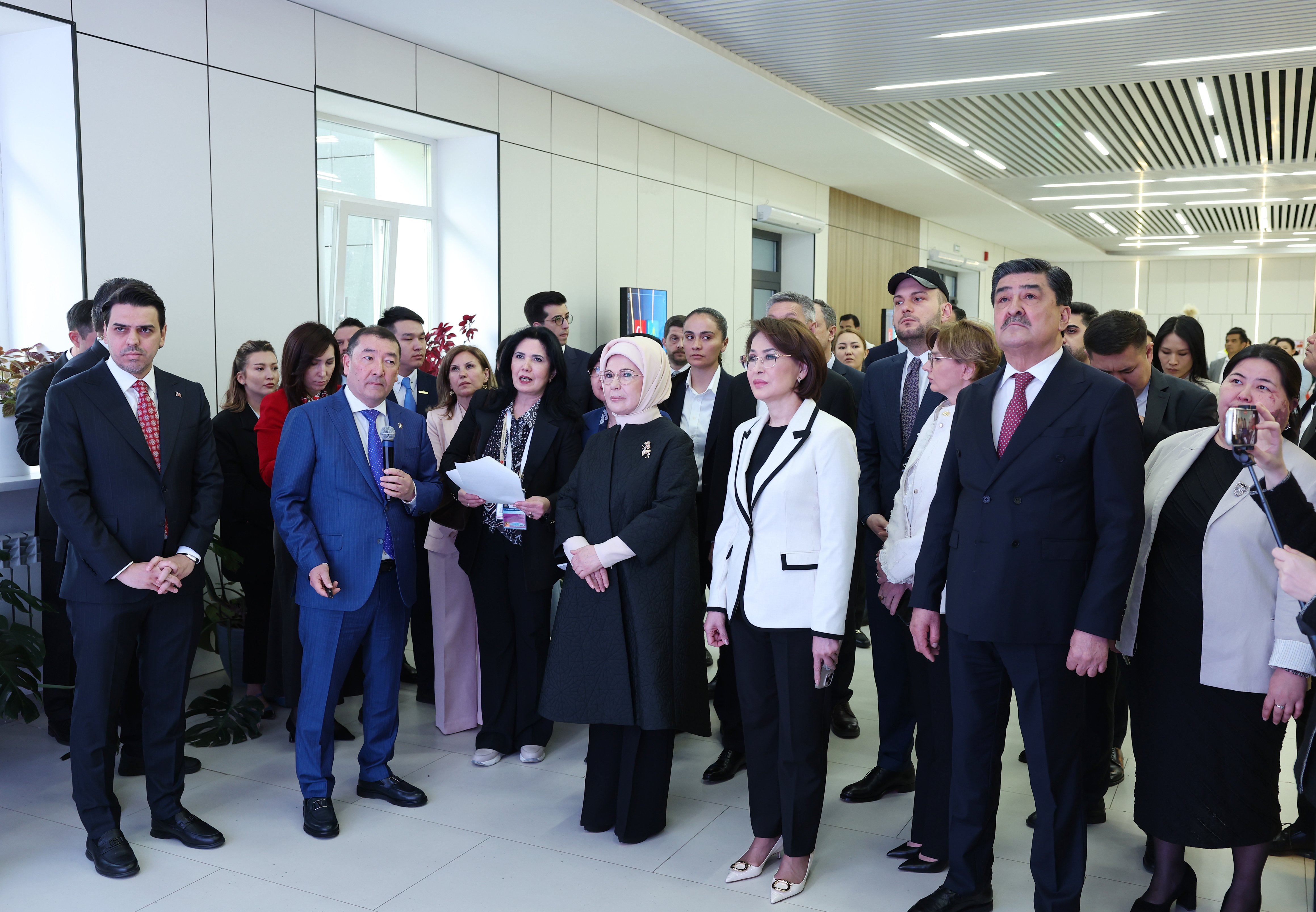 Emine Erdoğan Kazakistan Sıfır Atık Laboratuvarı açılışı