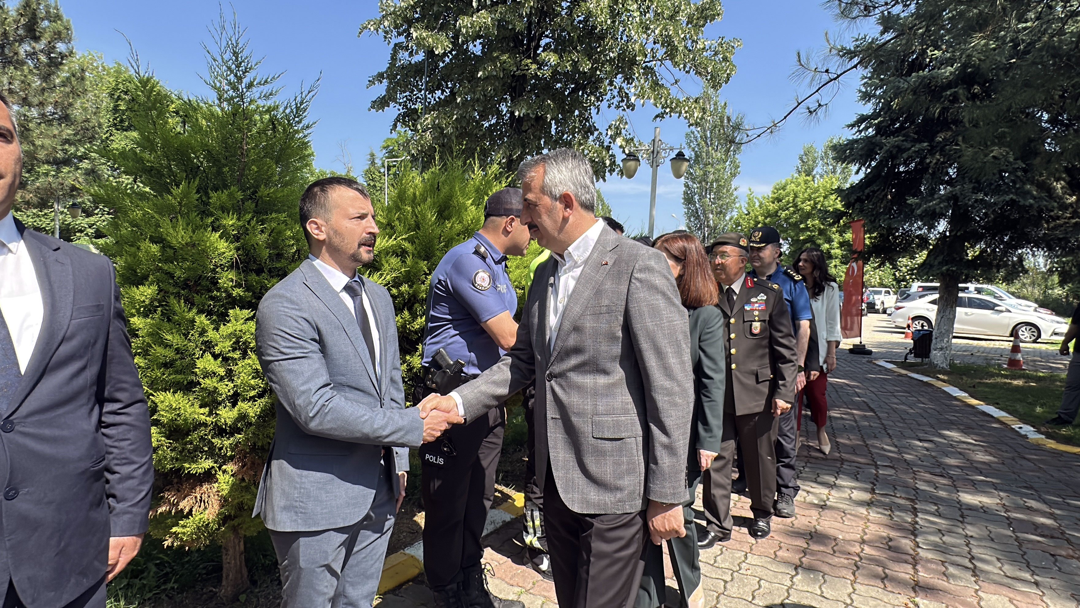 Yunus Sezer gümrük