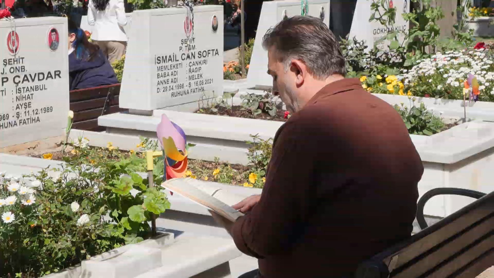 İstanbul Valisi Davut Gül Edirnekapı Şehitliği ziyareti
