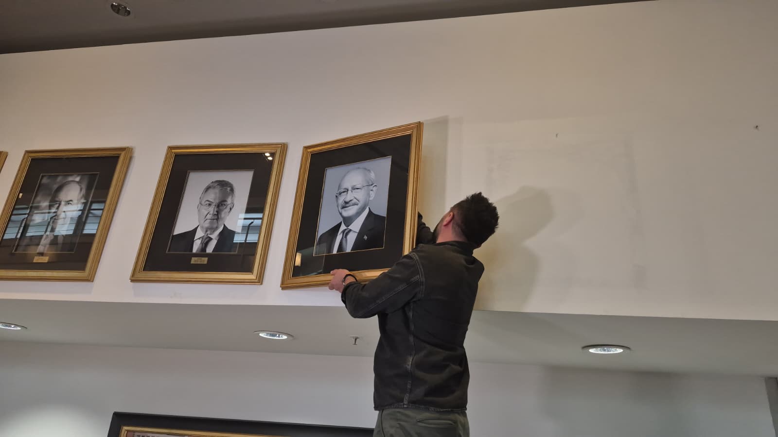 Kemal Kılıçdaroğlu isimliği makam odasına takıldı