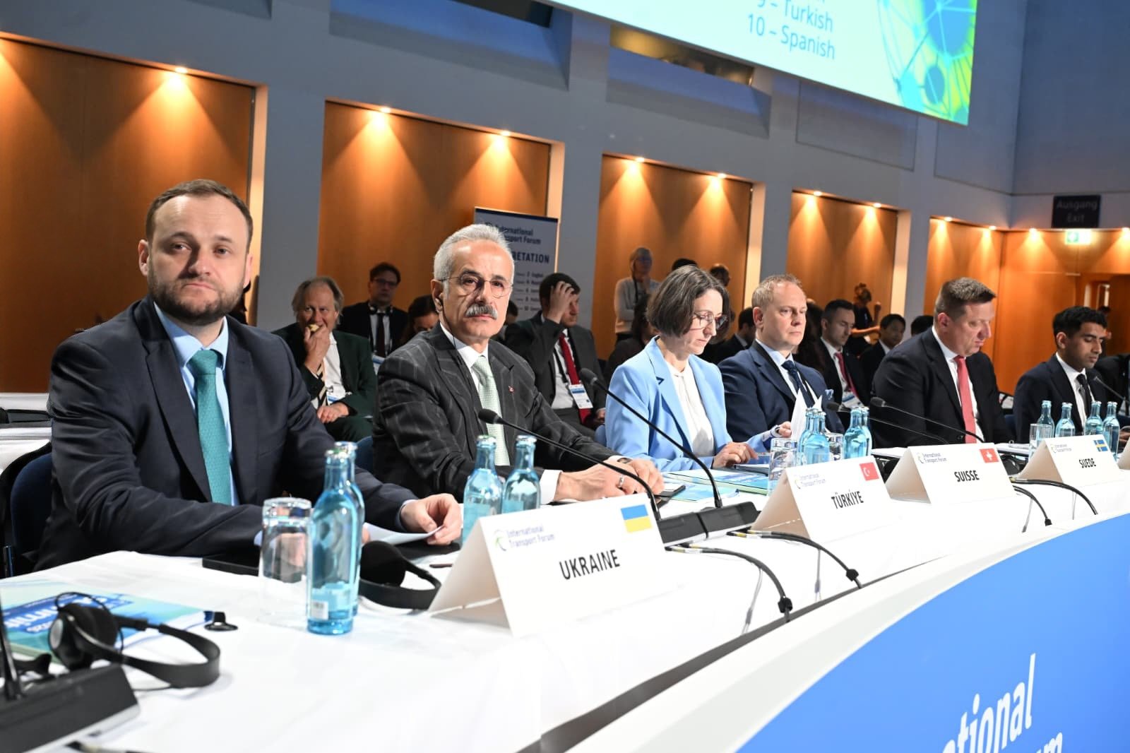 Ulaştırma Bakanı Uraloğlu, bütüncül ulaştırma yaklaşımını anlatıyor
