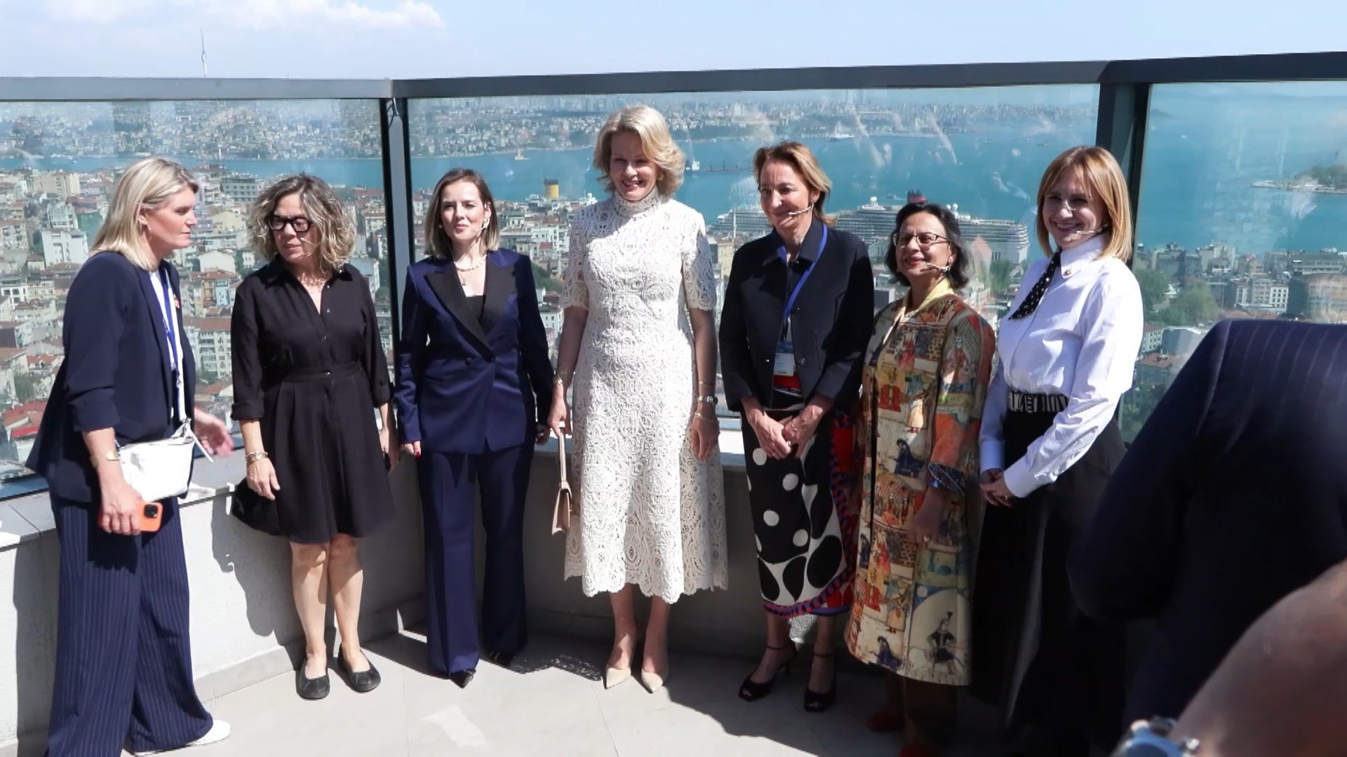 Panelde konuşan Belçika Kraliçesi Mathilde, eşitliğin önemine vurgu yaptı.