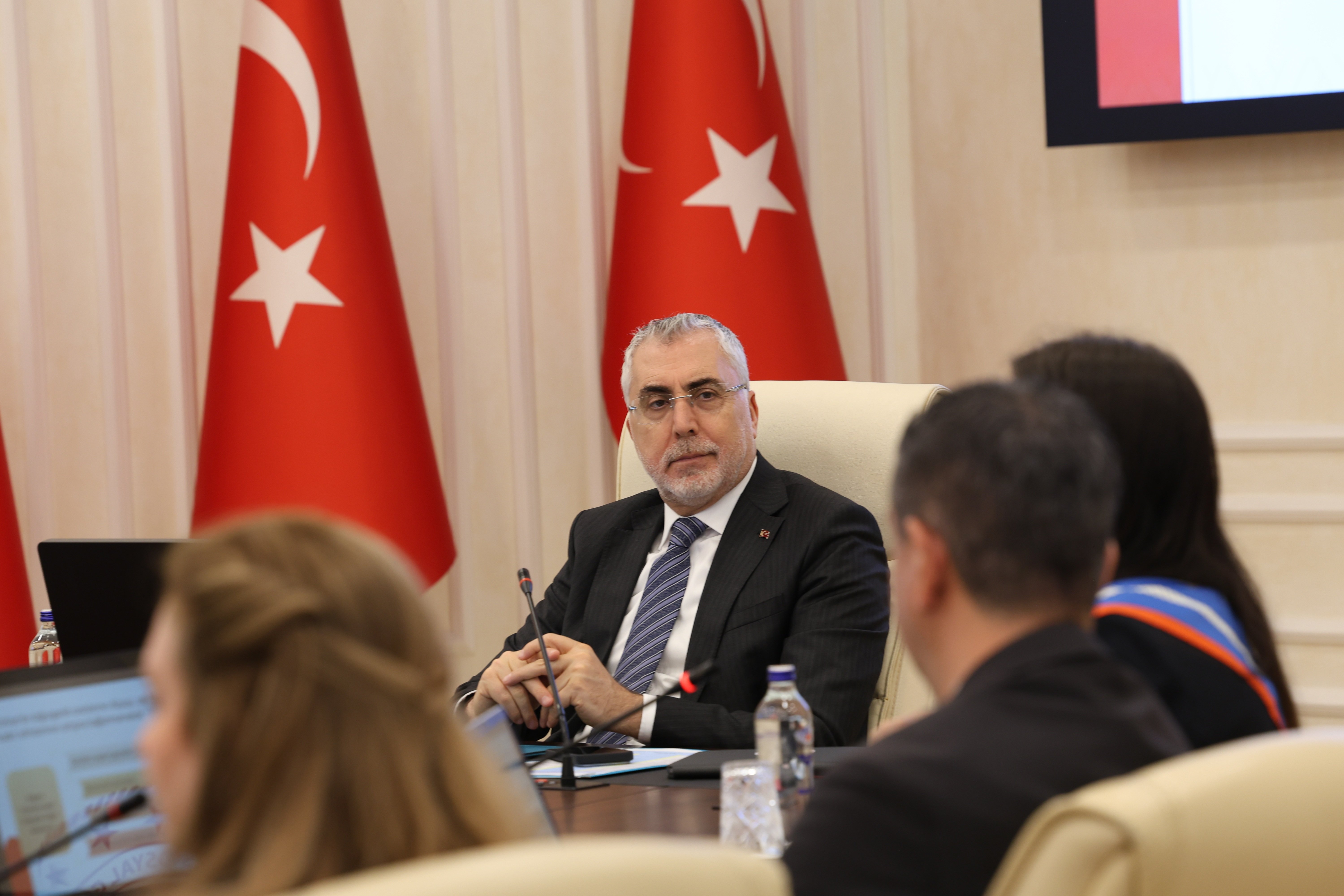 Bakan Vedat Işıkhan ve Çalışma ve Sosyal Güvenlik Bakanlığı Bilim Kurulu Toplantısı