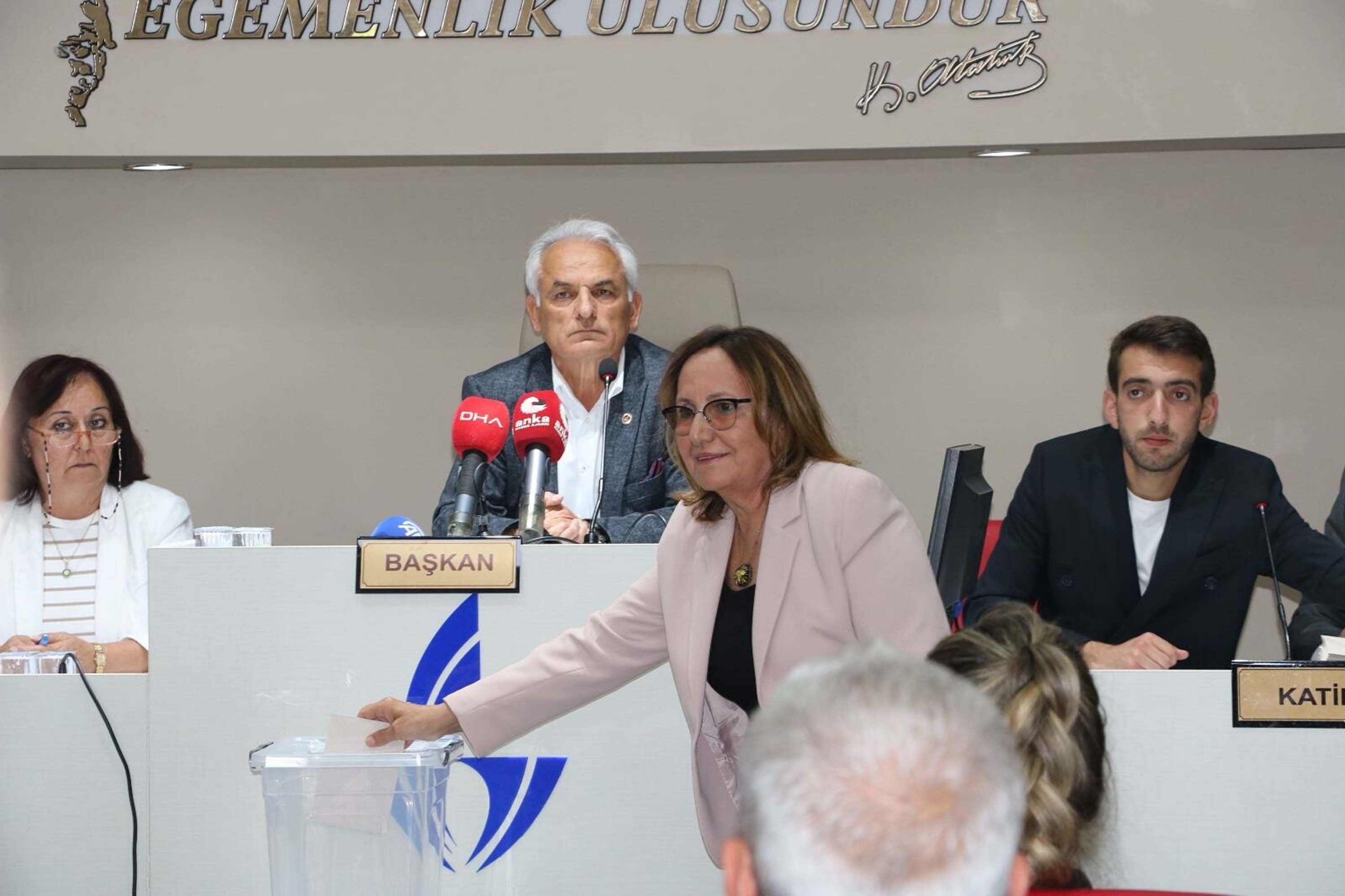 Güzelbahçe Belediye Başkan Vekili Ayşe Akın