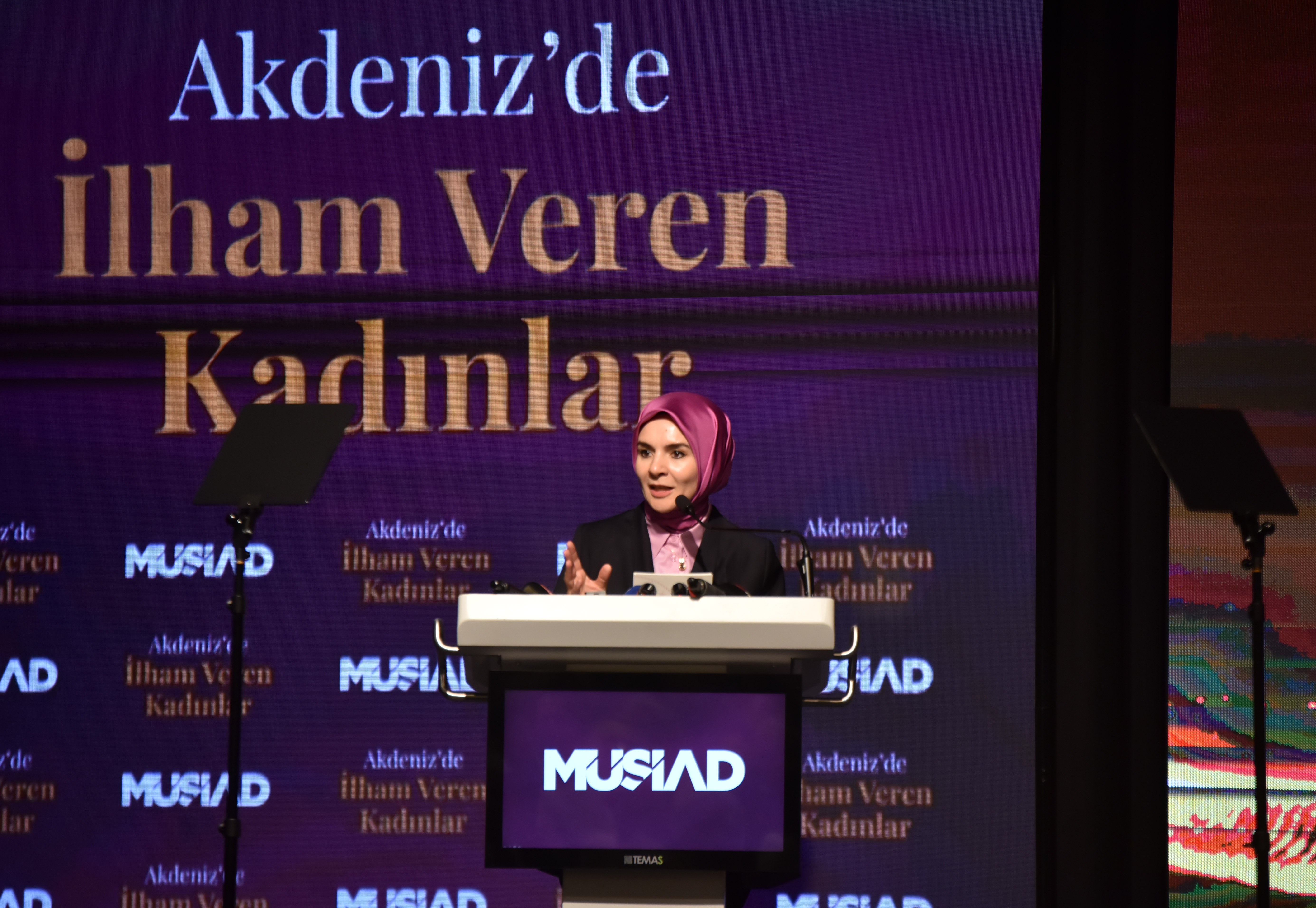 Bakan Göktaş konuşma yapıyor