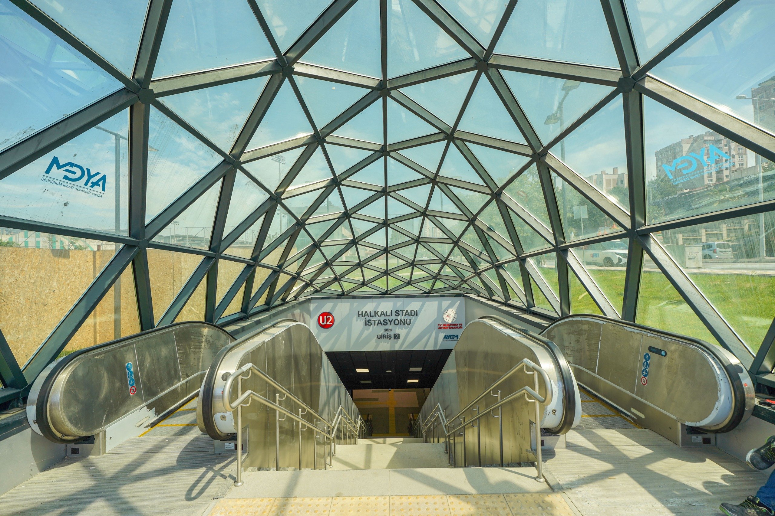 Halkalı-Arnavutköy Metrosu iç görünüm