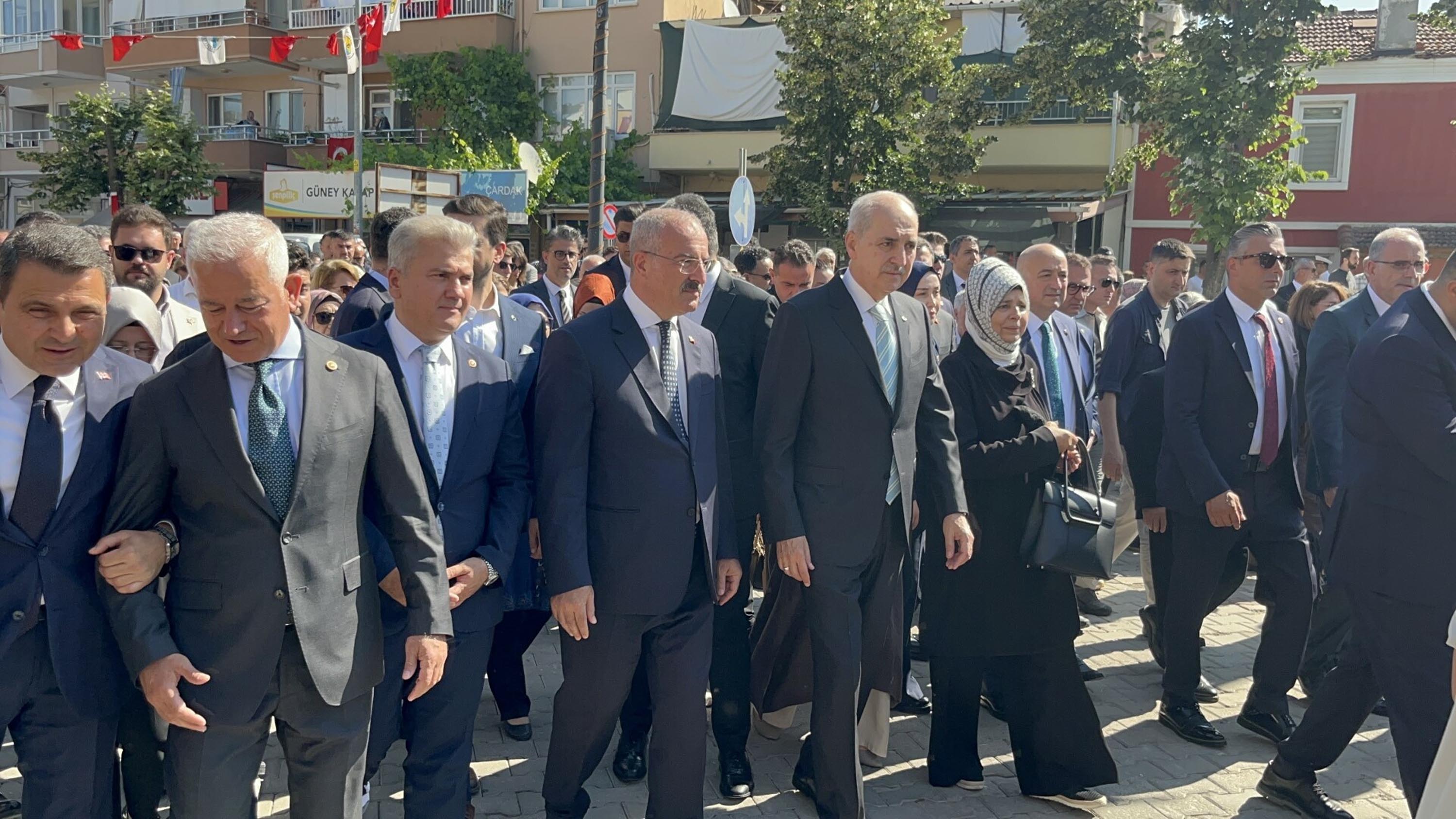 Törene katılan protokol