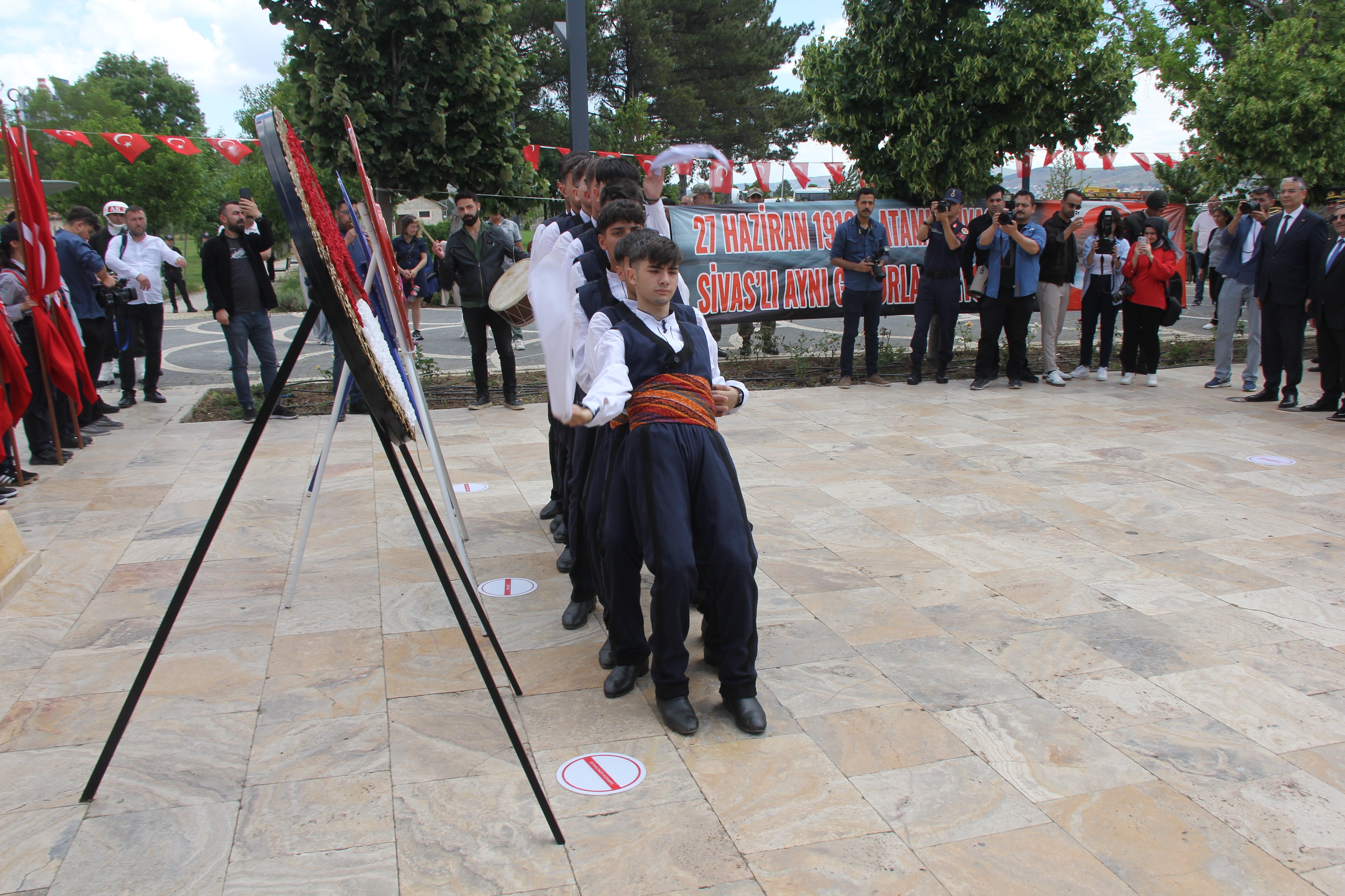 Sivas İlk Adım Anıtı tören