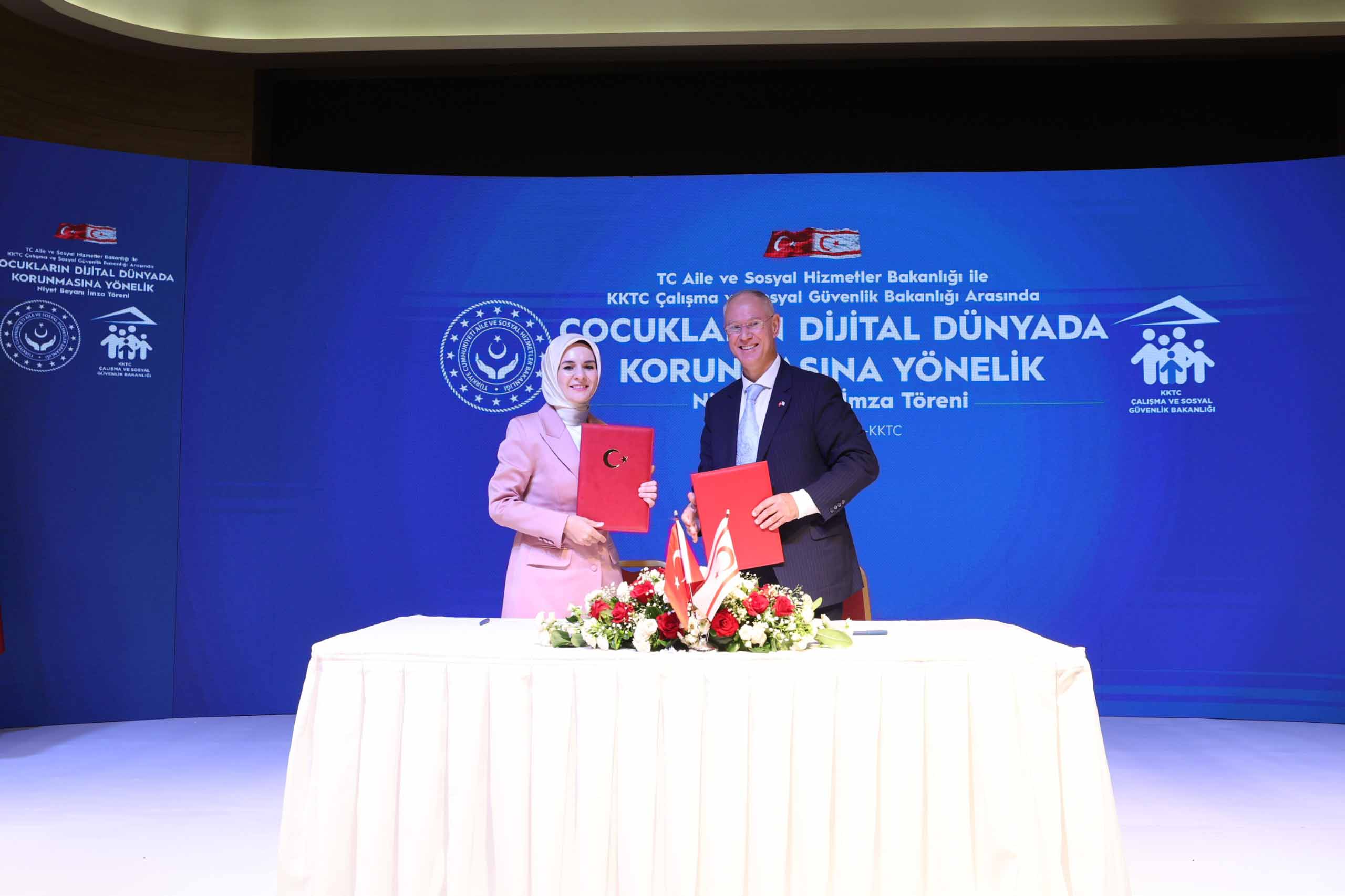 Bakan Göktaş ve beraberindeki heyet