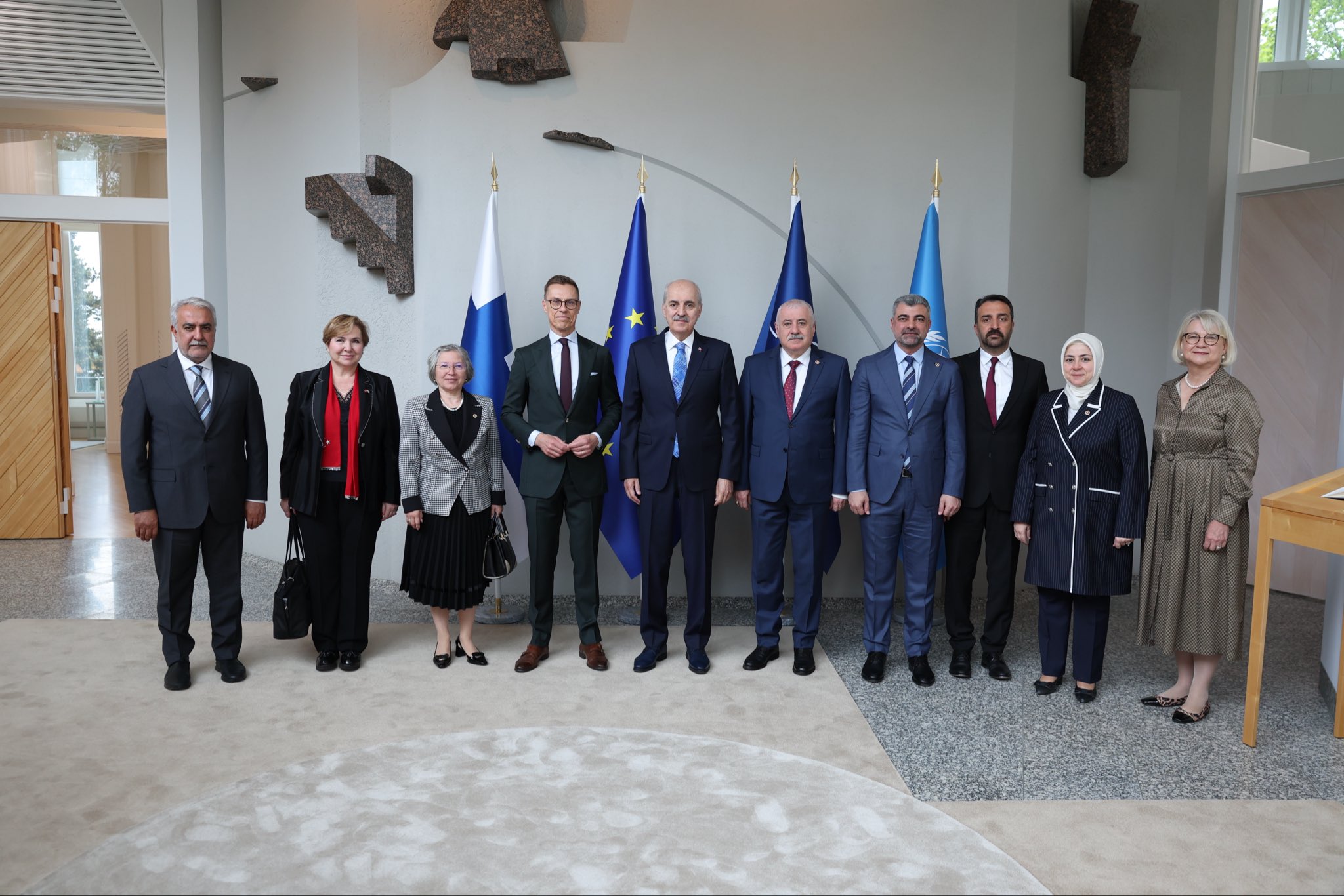 TBMM Başkanı Numan Kurtulmuş, Finlandiya Cumhurbaşkanı Alexander Stubb ile görüşüyor.