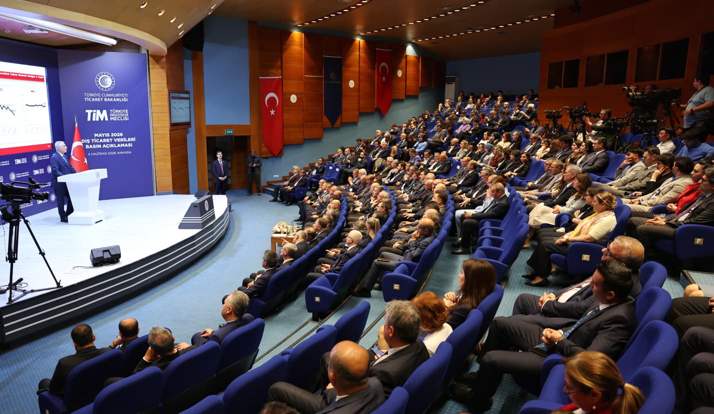 Bakan Bolat dış ticaret rakamlarını değerlendiriyor