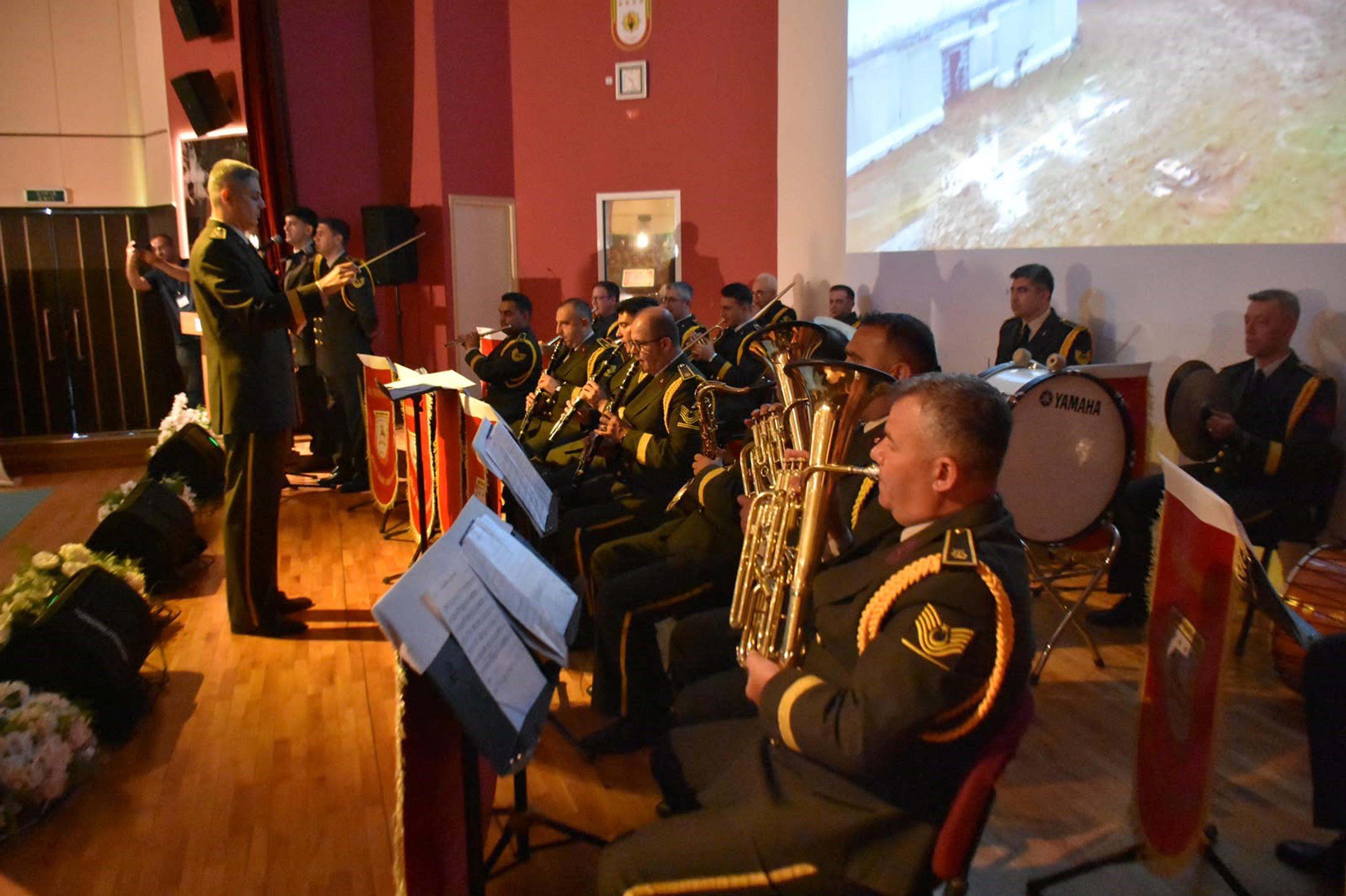 Tuğgeneral Halil Bulut konuşma yapıyor