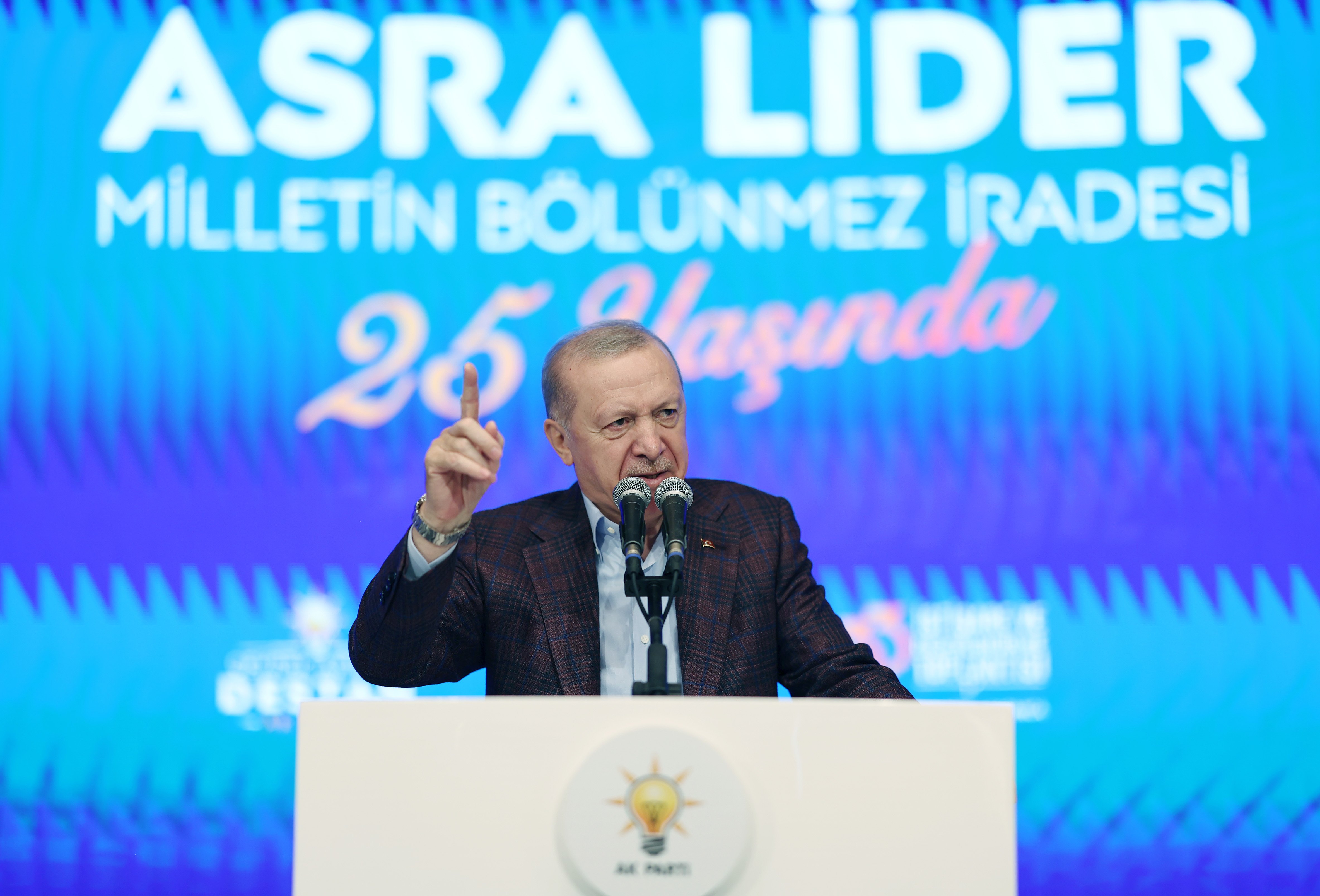 Cumhurbaşkanı Erdoğan konuşma yapıyor
