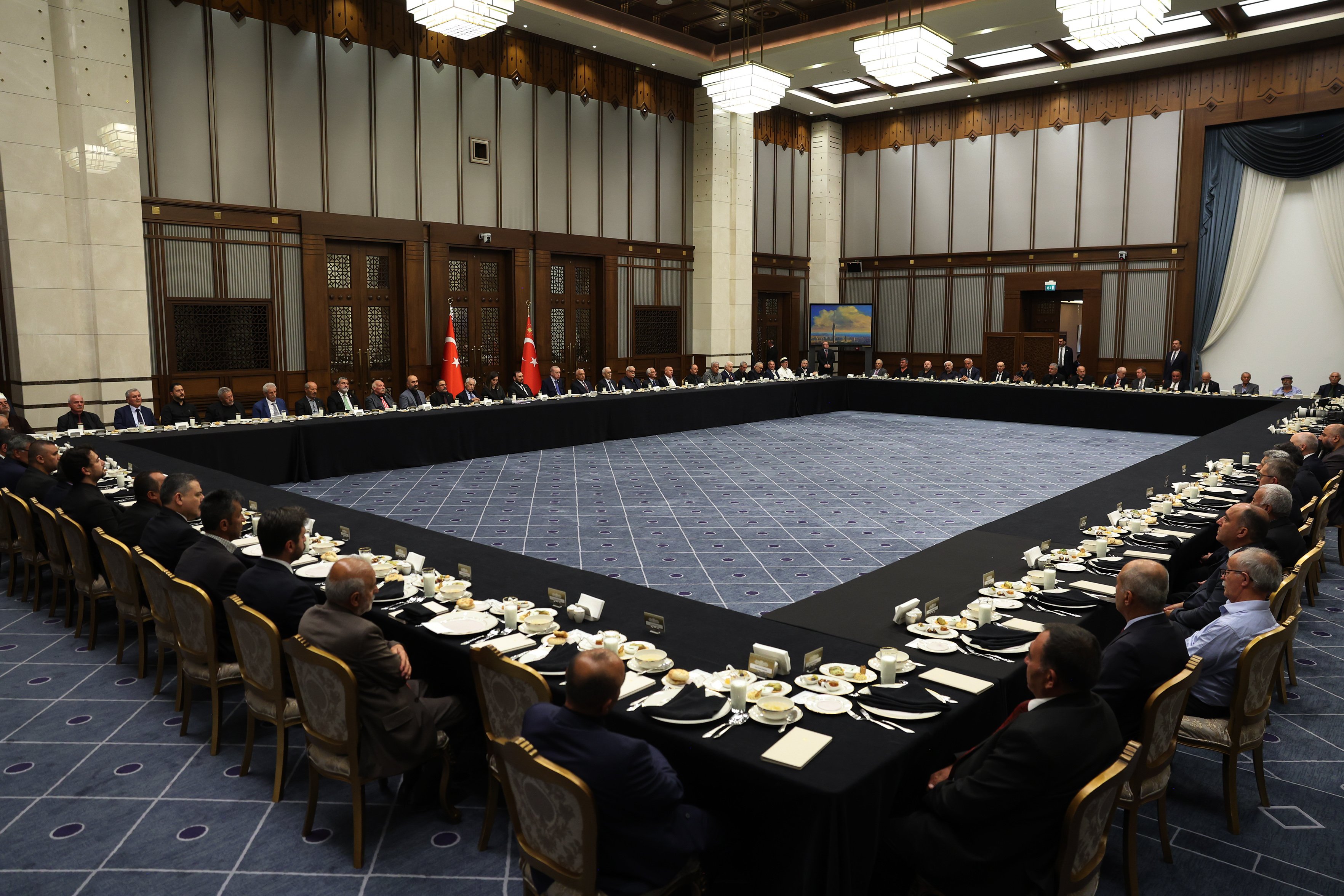 Cumhurbaşkanı Erdoğan, Cevdet Yılmaz ve bakanlarla birlikte