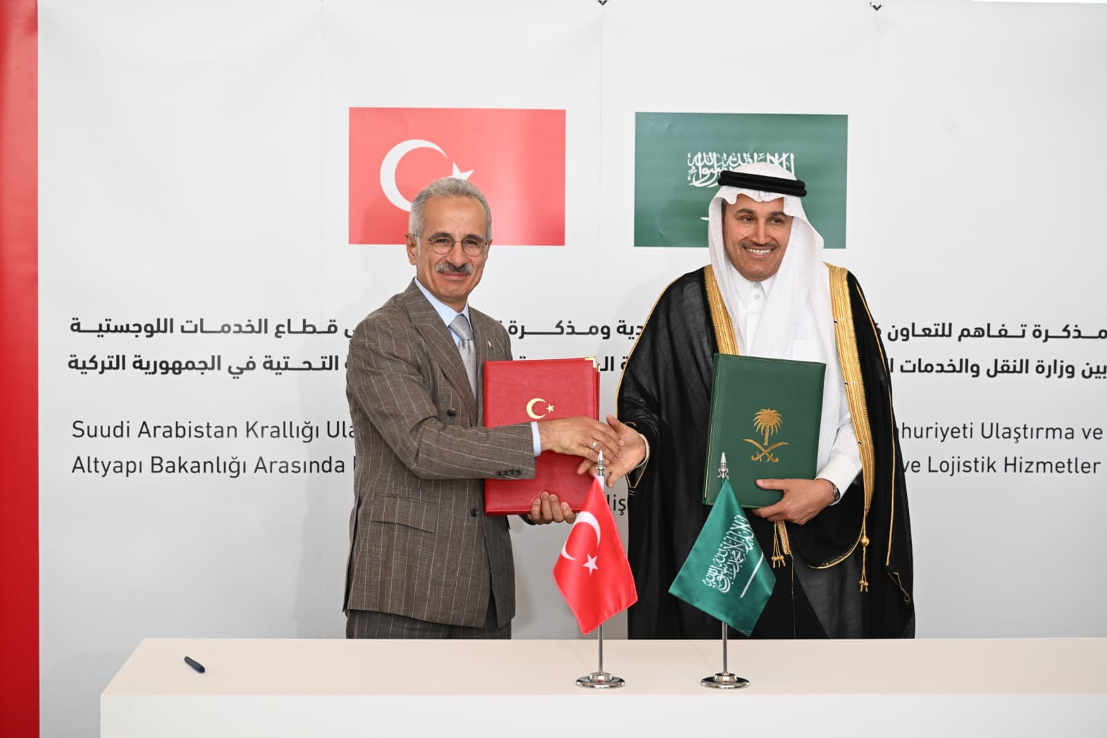 Bakan Uraloğlu ve Suudi mevkidaşı görüşme sırasında