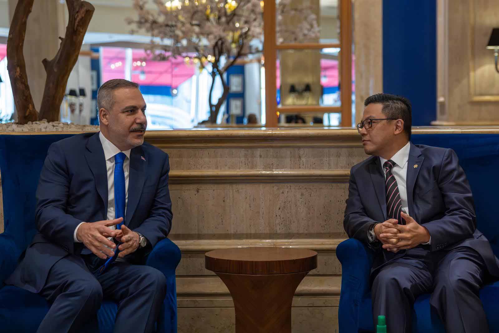 Hakan Fidan Endonezya temasları