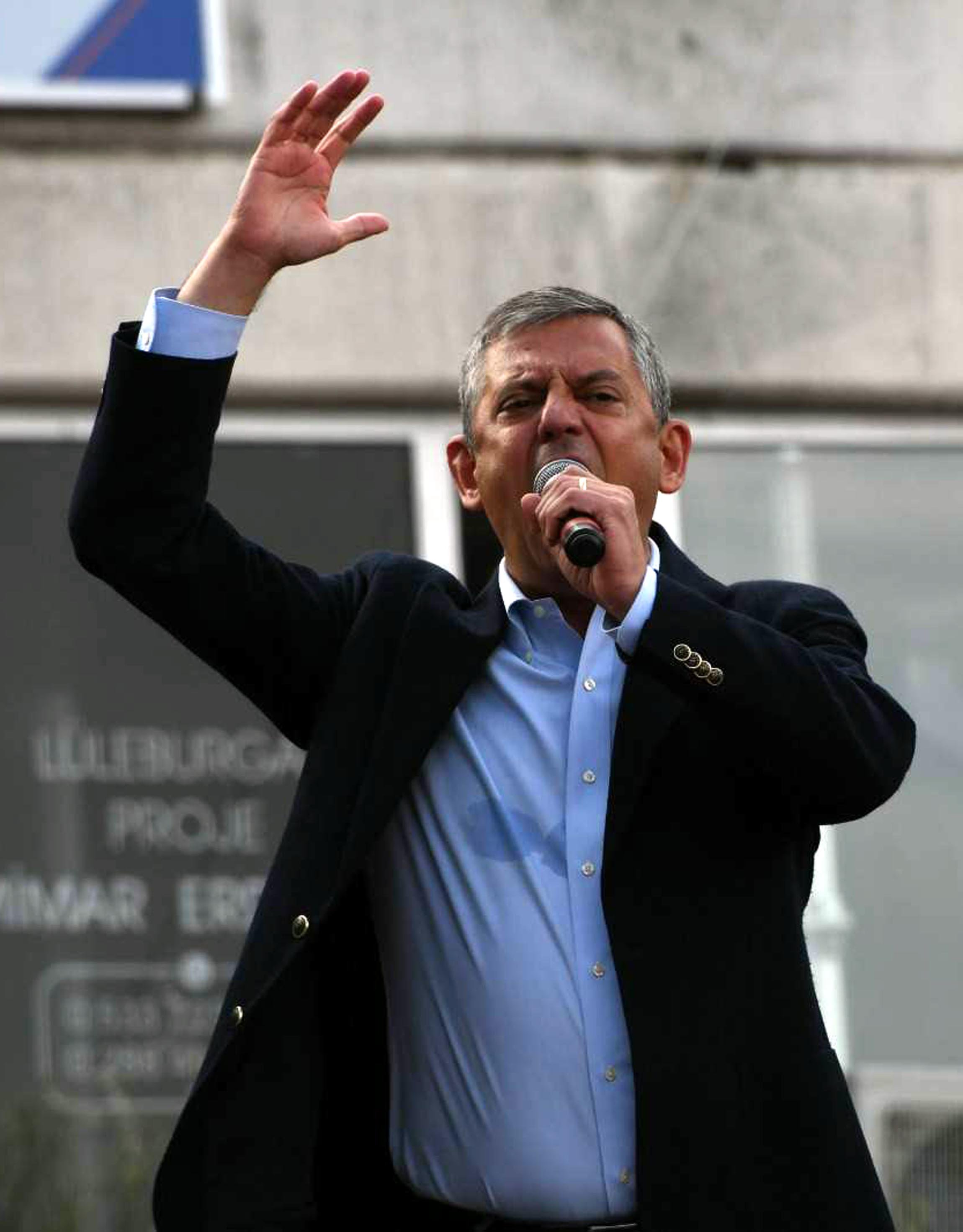 Özgür Özel miting alanı kalabalık