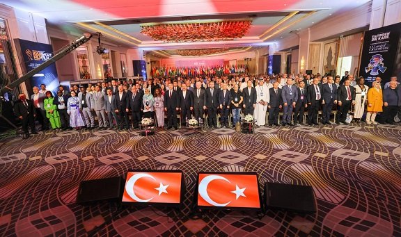 Eğitim-Bir-Sen Forumu Kültür ve Turizm Bakan Yardımcısı Batuhan Mumcu