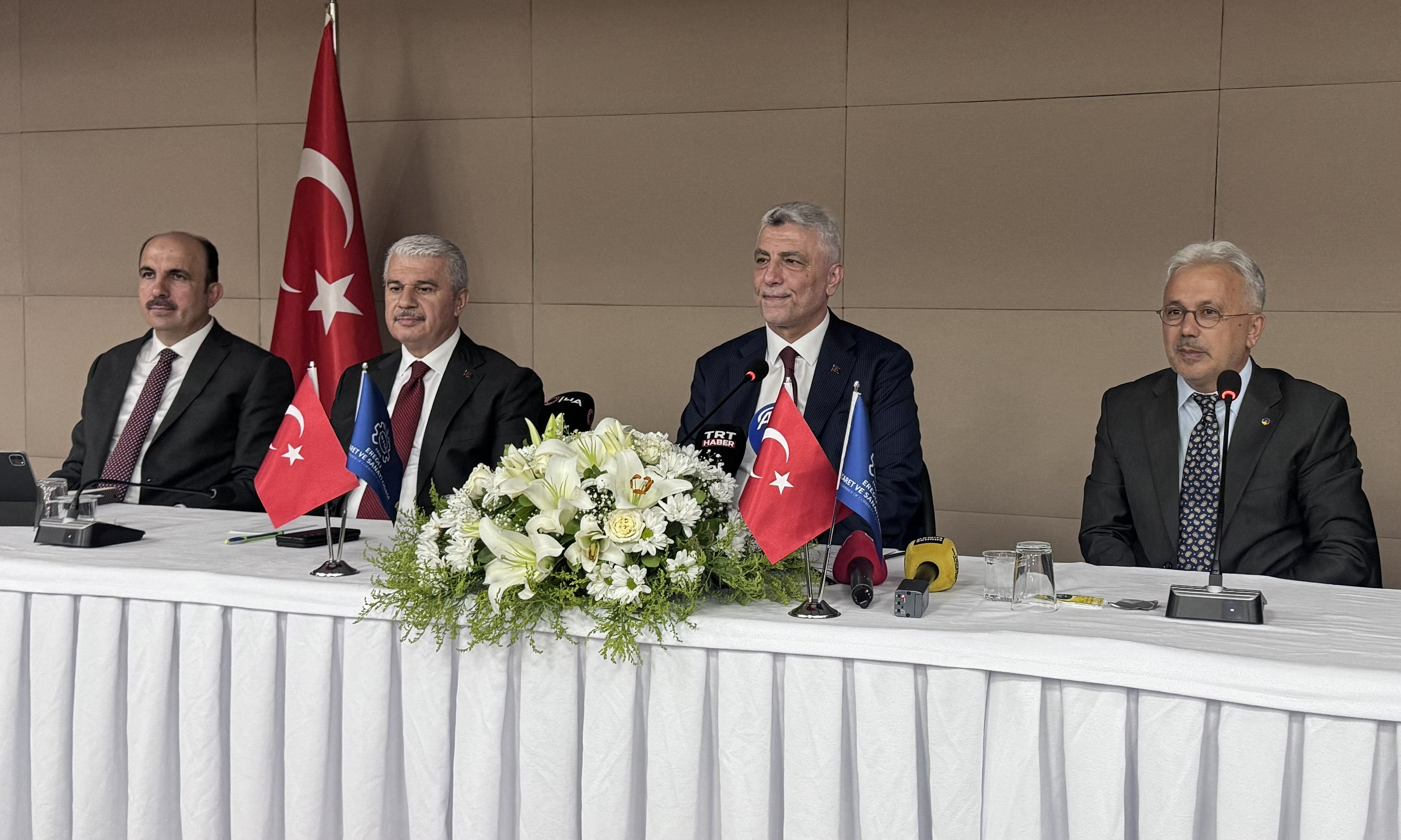 Ticaret Bakanı Ömer Bolat konuşma yapıyor