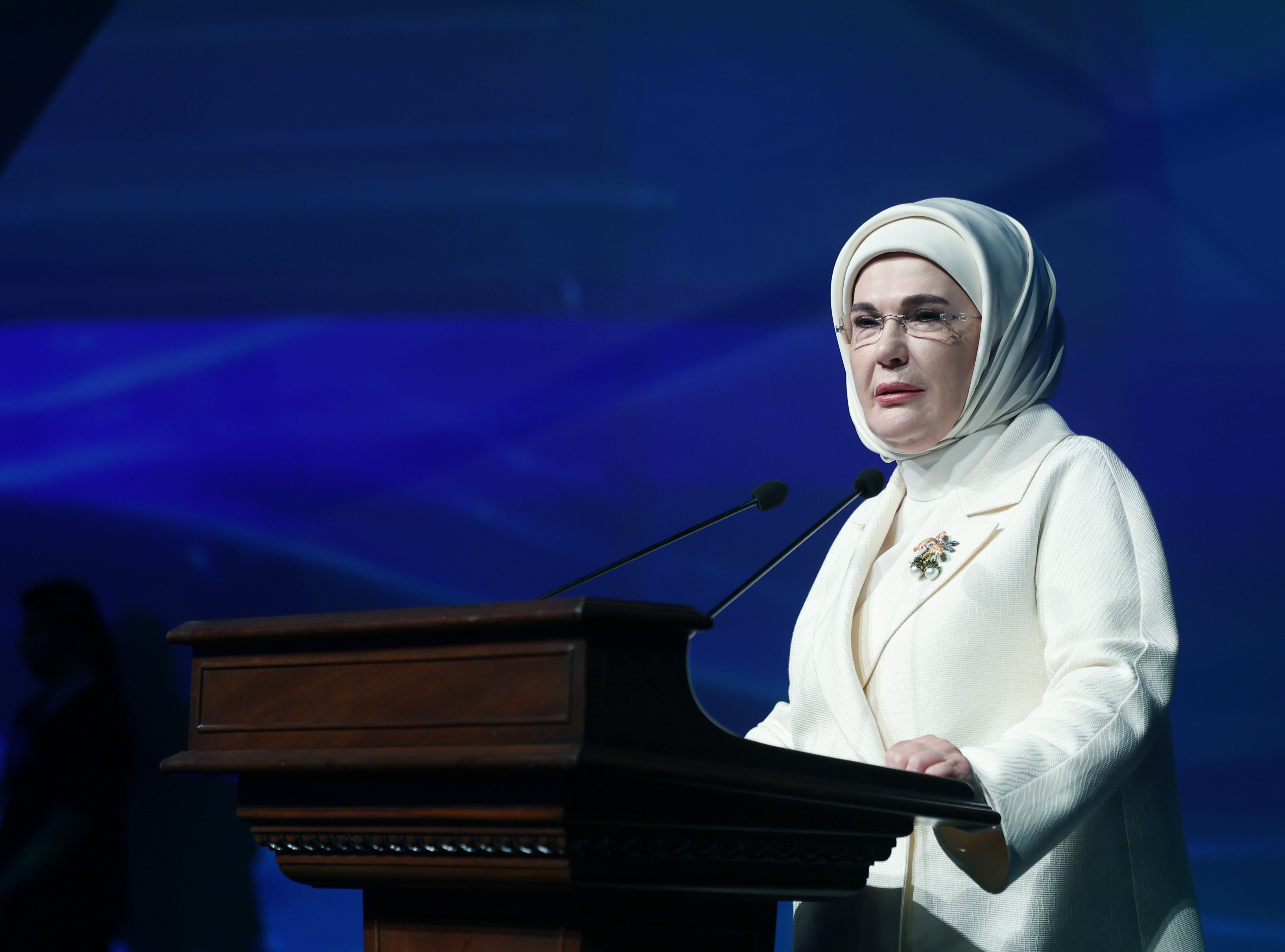 Emine Erdoğan forumda konuşuyor