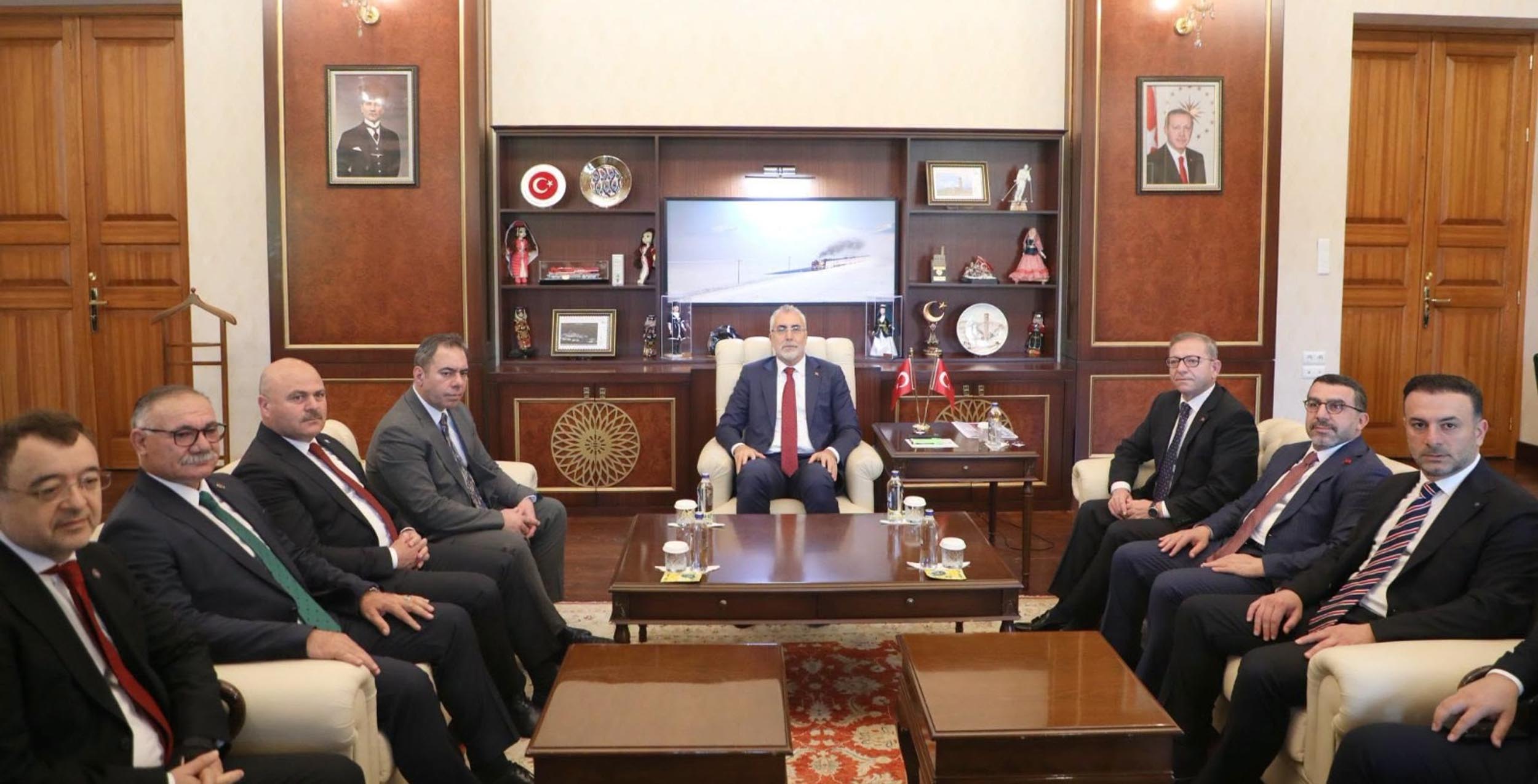 Bakan Işıkhan Teşkilat Buluşması