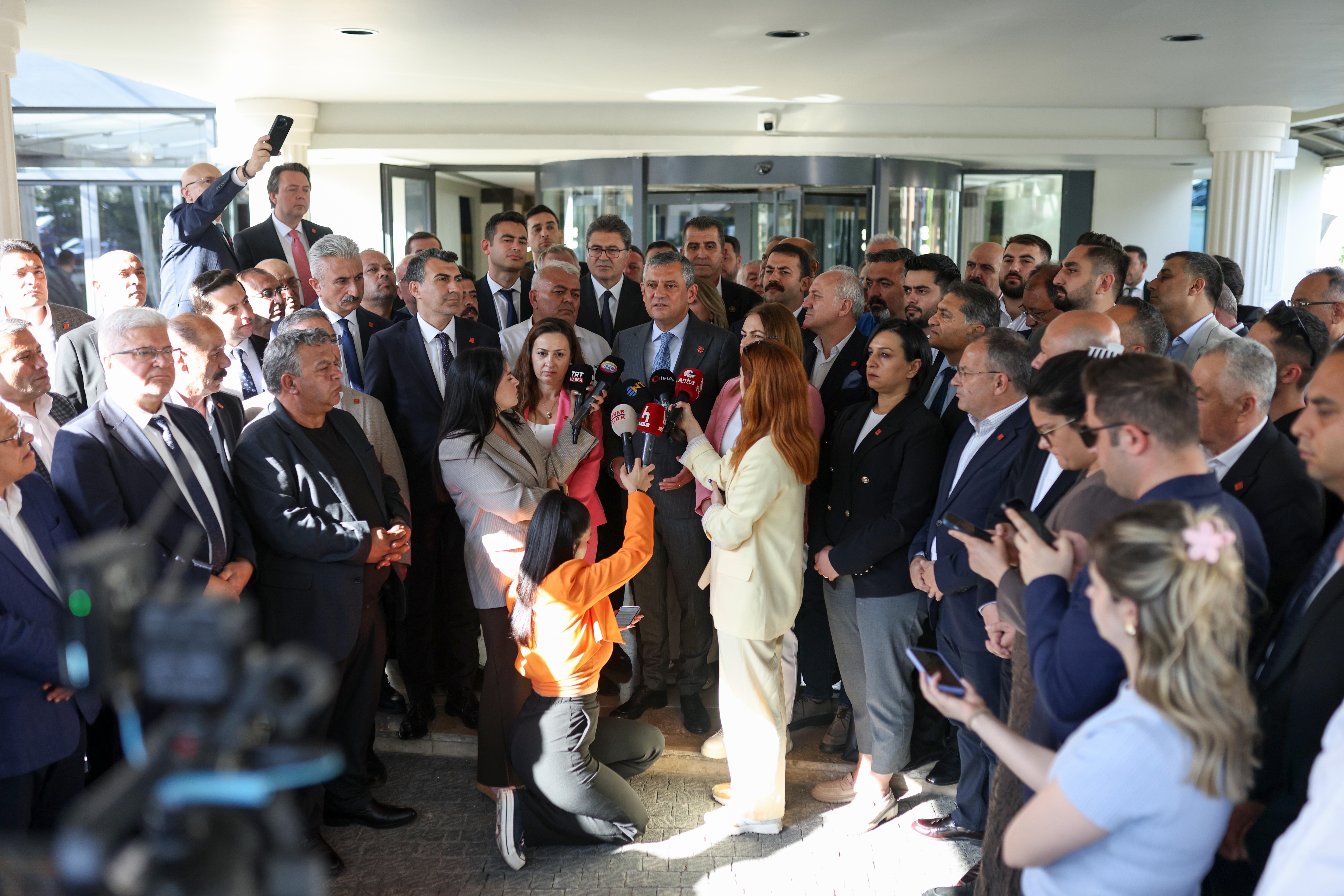 Özgür Özel CHP il başkanları toplantısı