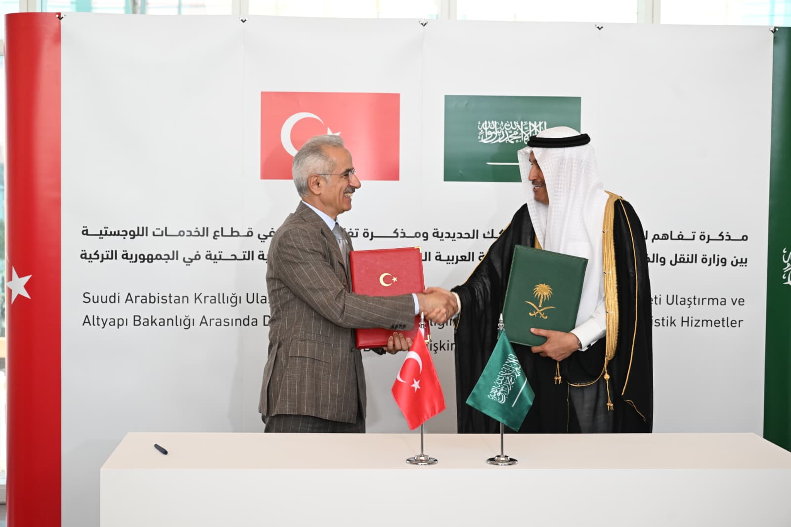 Bakan Uraloğlu ve Suudi mevkidaşı toplantıda