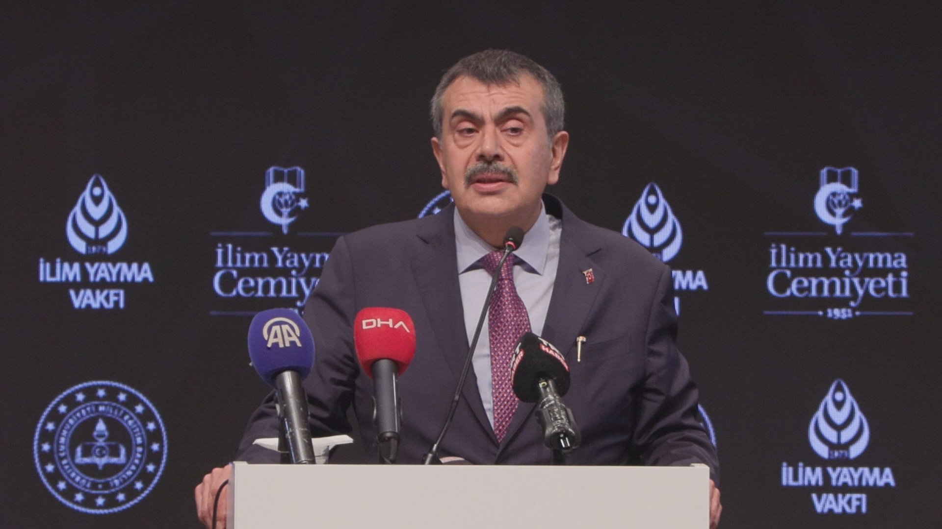 Milli Eğitim Bakanı Yusuf Tekin ödül töreninde konuşuyor