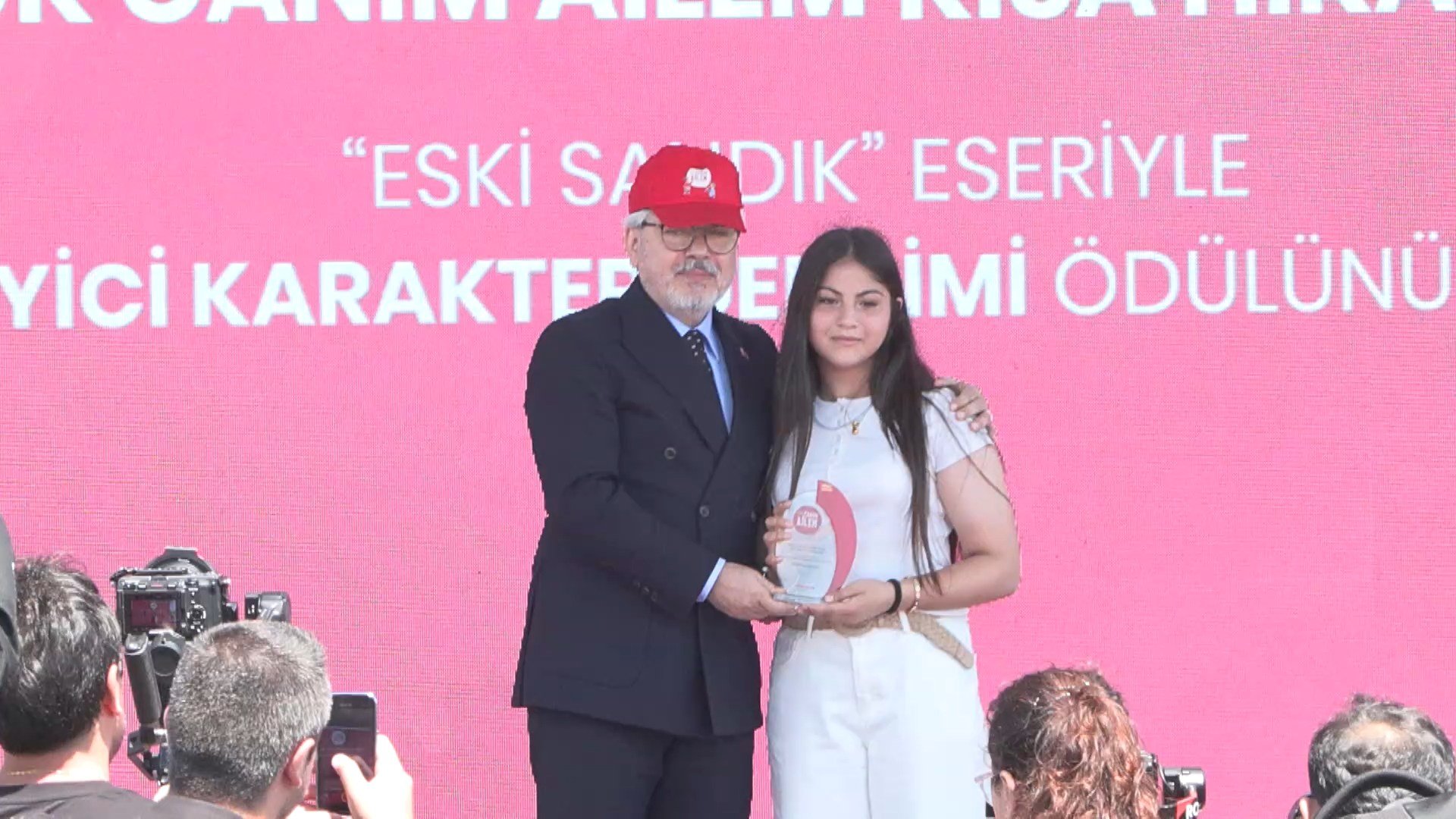 Yarışma ödülleri