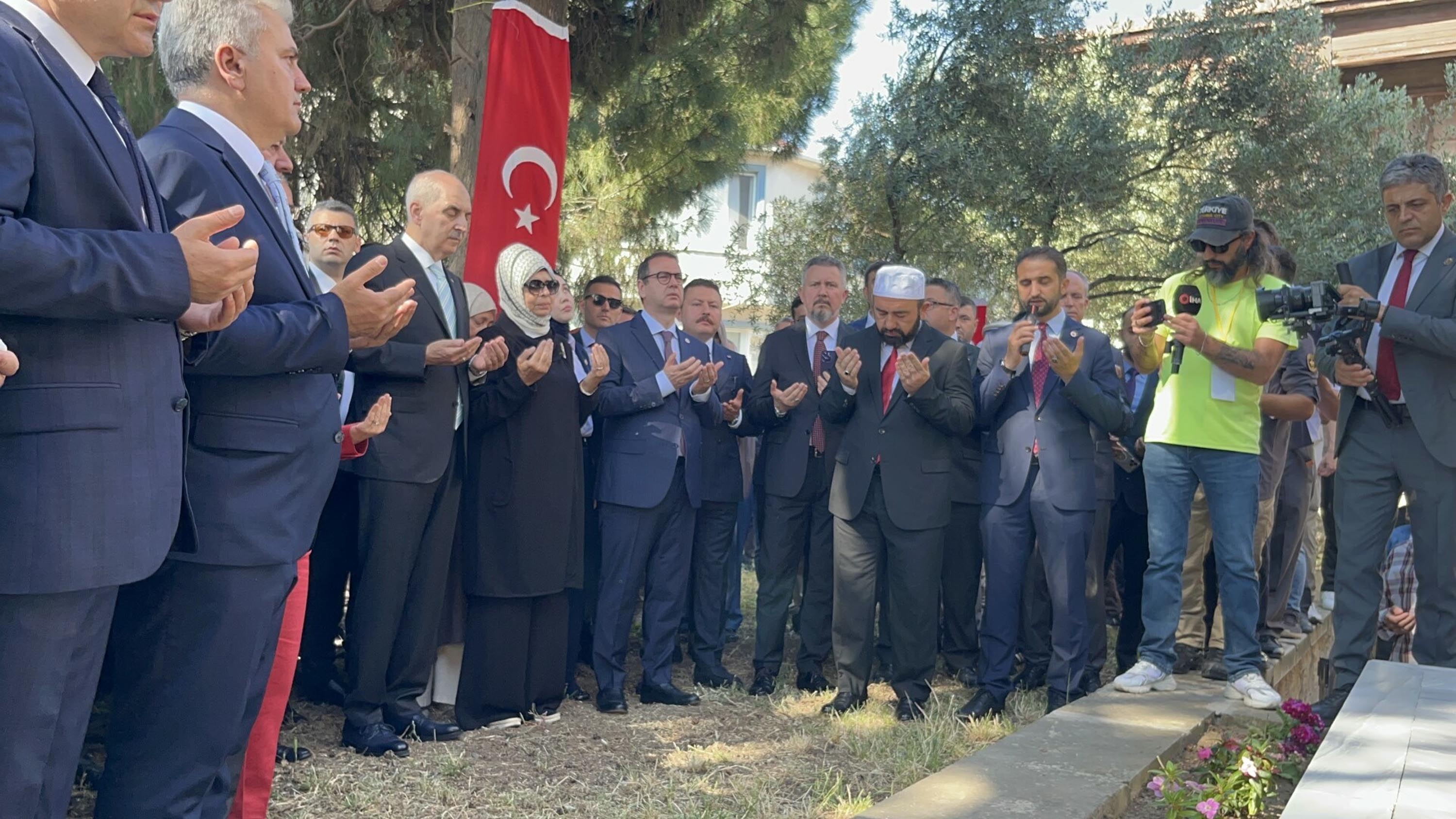 Gelibolu töreninde halk oyunları gösterisi